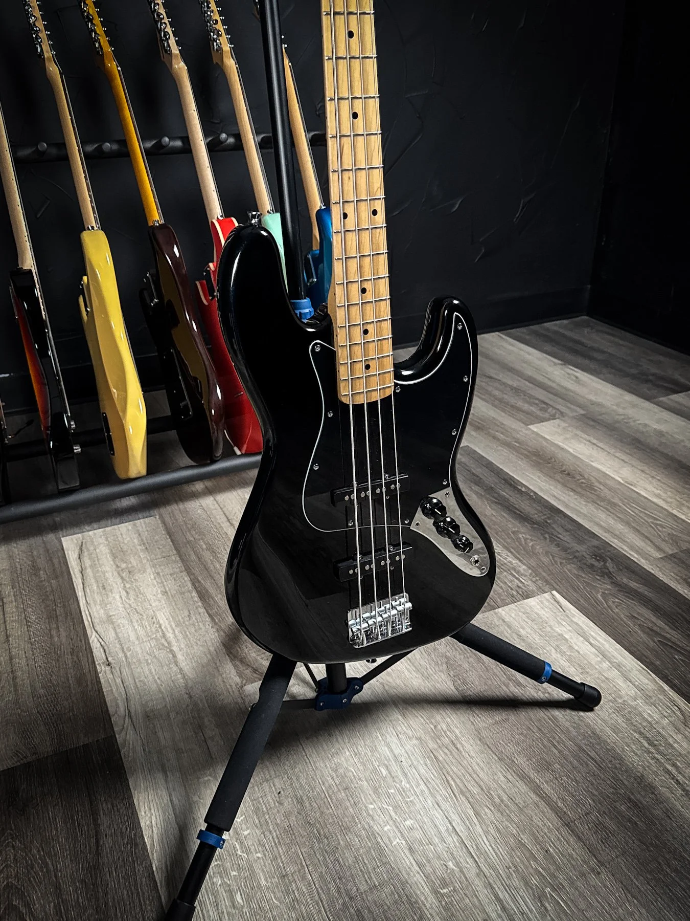 fenderjazzbass-5.jpg