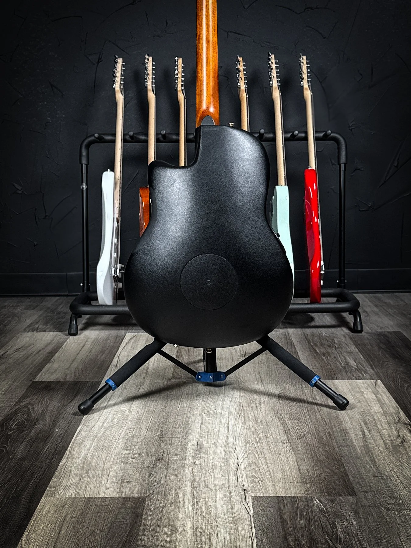 Ovation-3.jpg
