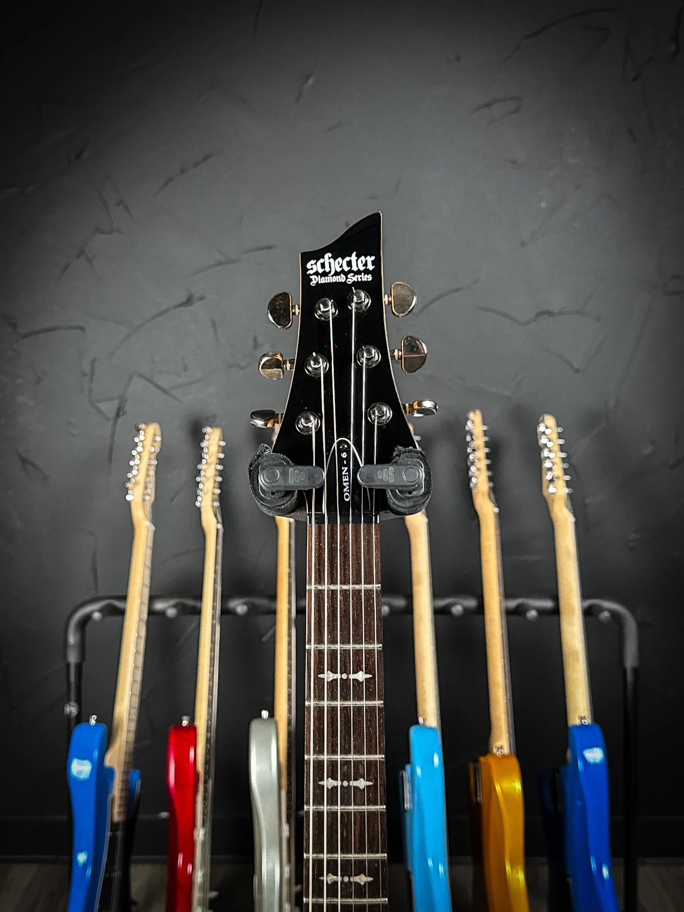 SCHCTR-OMEN6-BLK-06.jpg