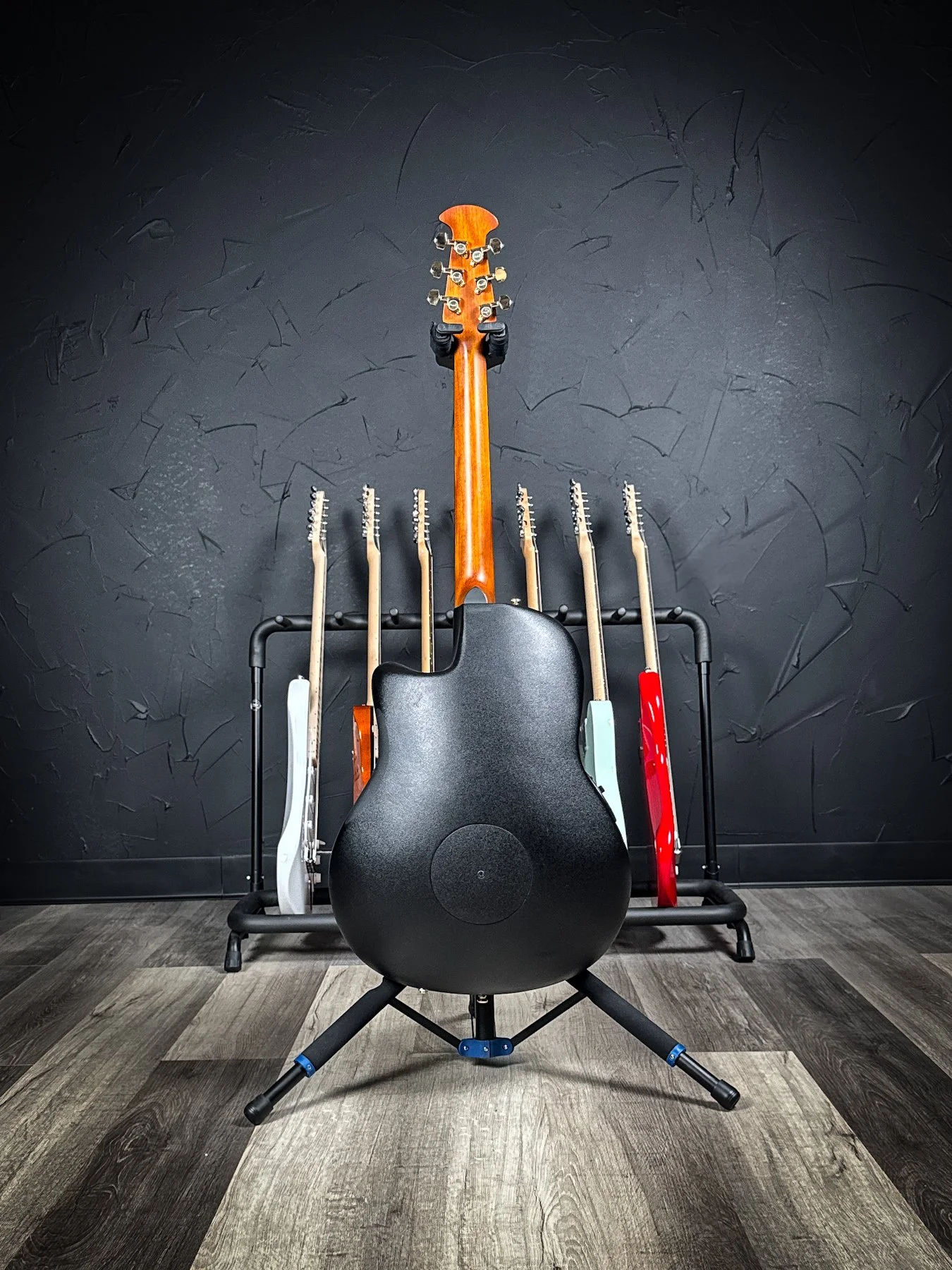 Ovation-4.jpg