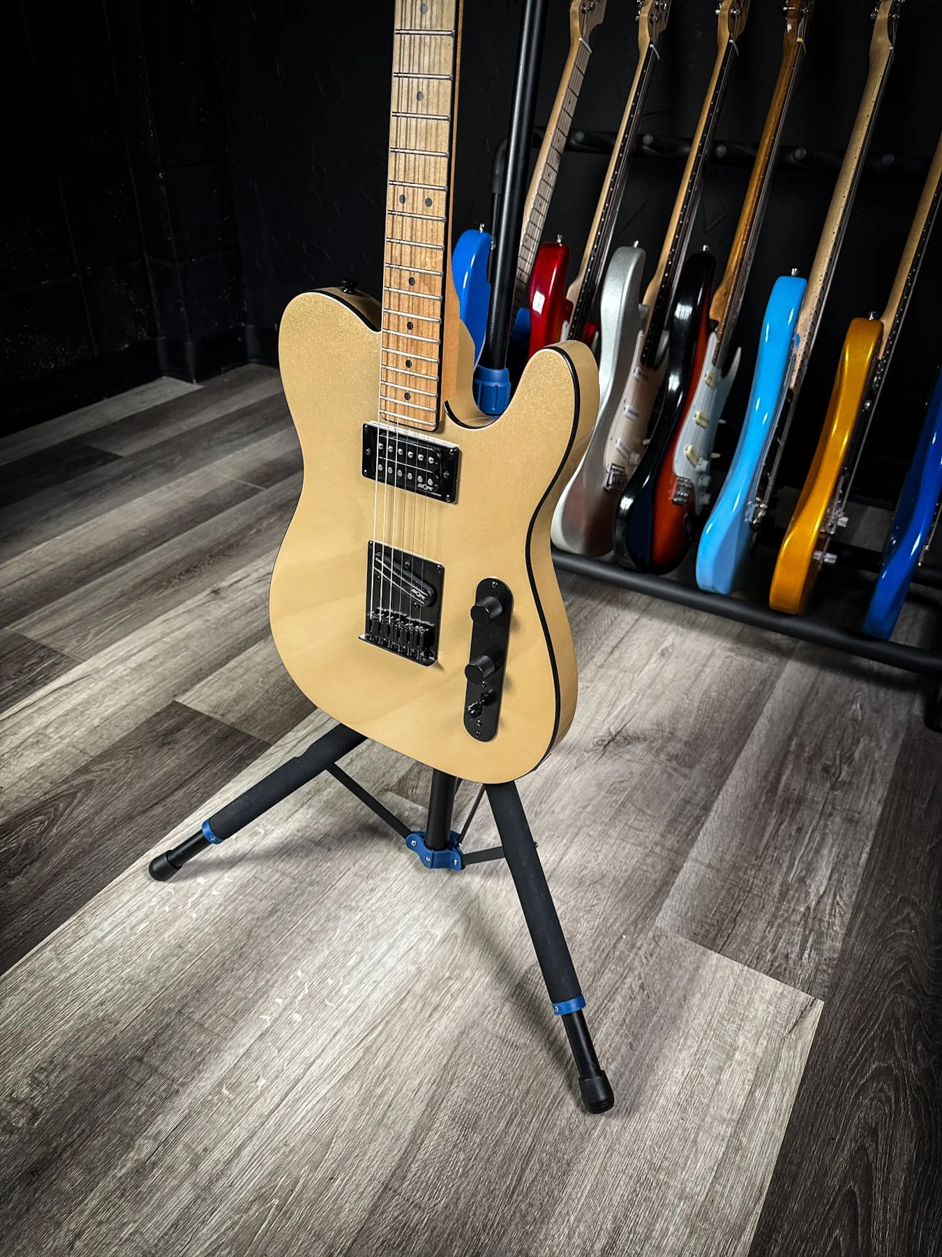 SQC-TELE-RH-SG-5.jpg