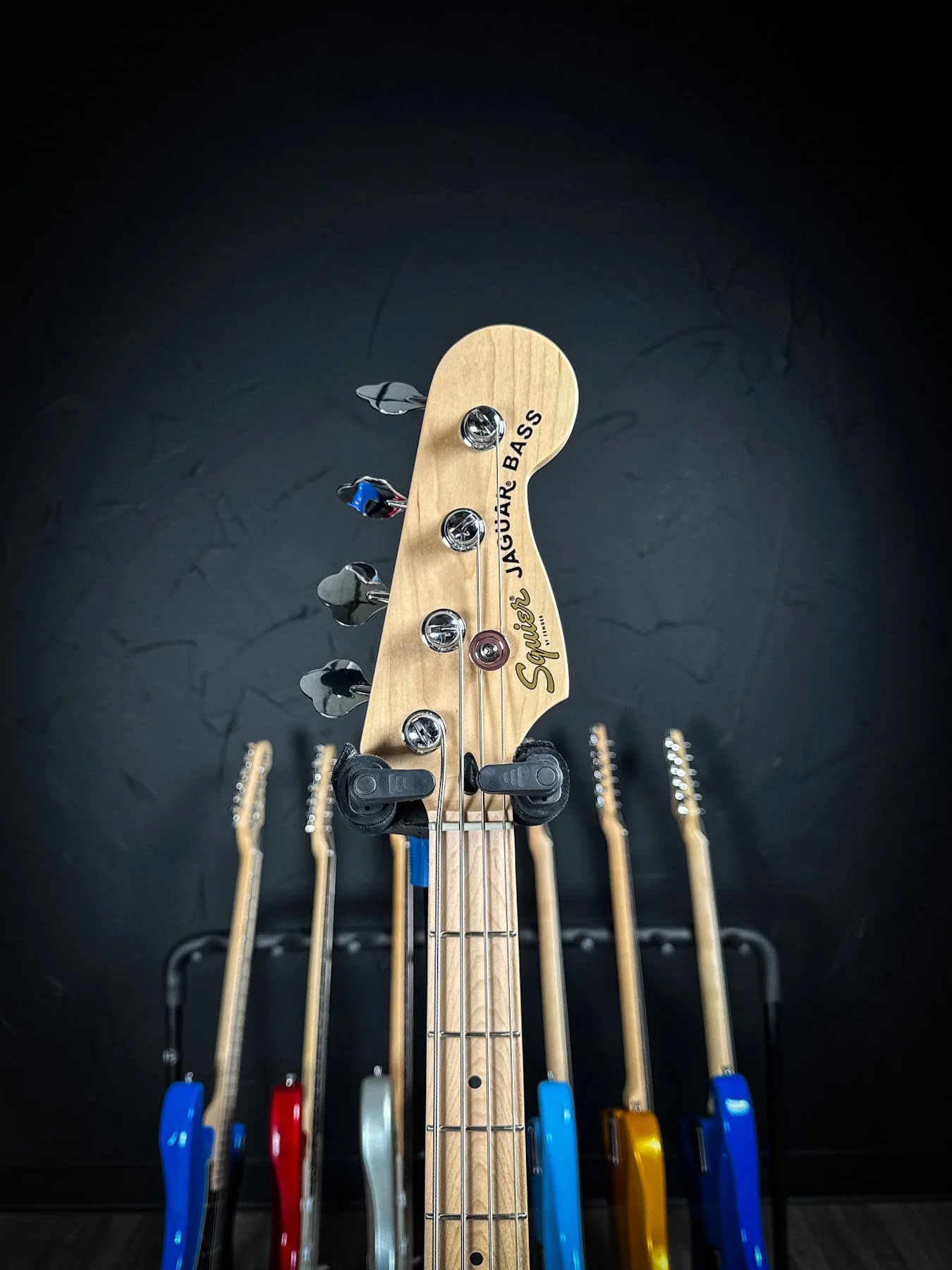 SQA-JAGBASS-BLK-4.jpg