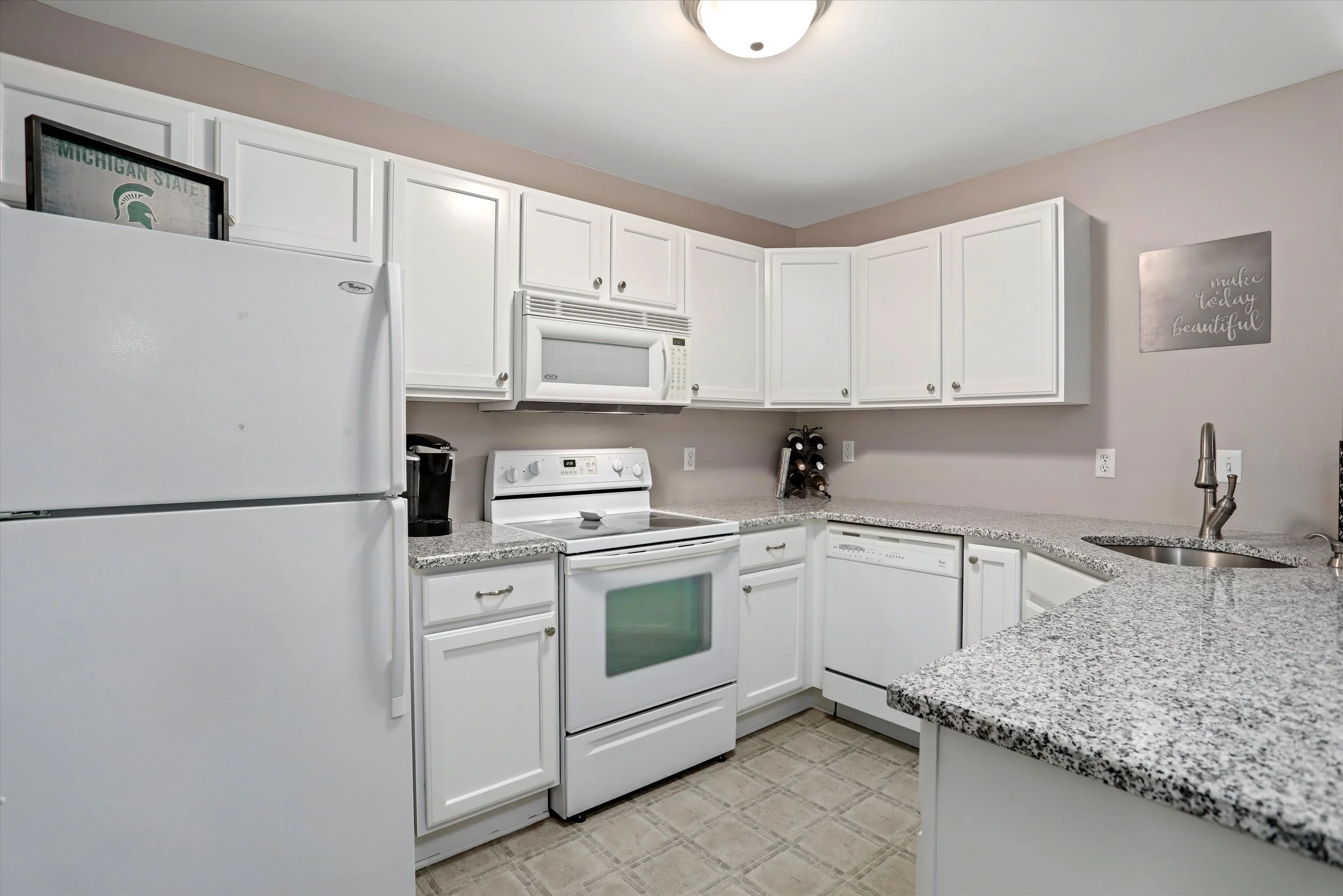 14-3893 Forester Blvd Auburn Hills0013.jpg