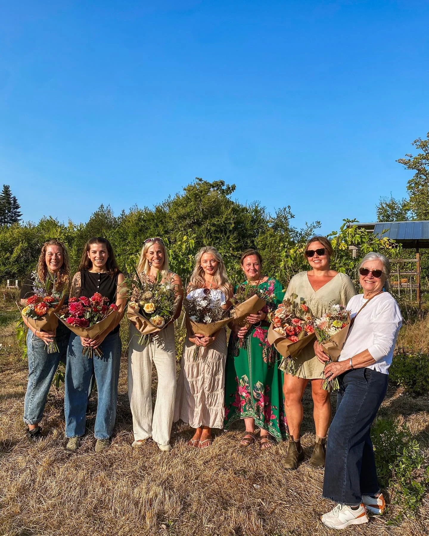 Extra talented flower class today, such beautiful work. ✨ We&rsquo;re releasing some new fall classes next week, stay tuned 💛