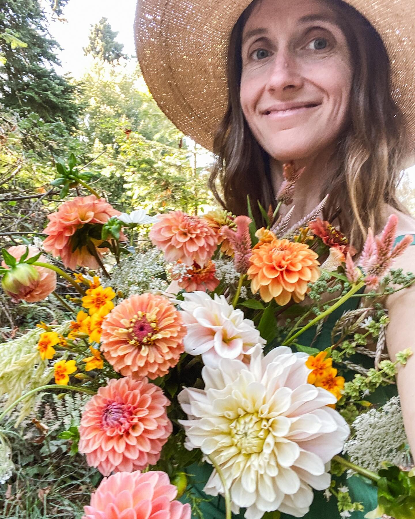 Gardeners (or aspiring gardeners!) - Join us this Saturday @poppy.s.place for a cozy morning of garden dreaming and planning.

We&rsquo;ll help you design and set in motion a garden that blooms all season long, from early spring through fall. Learn h