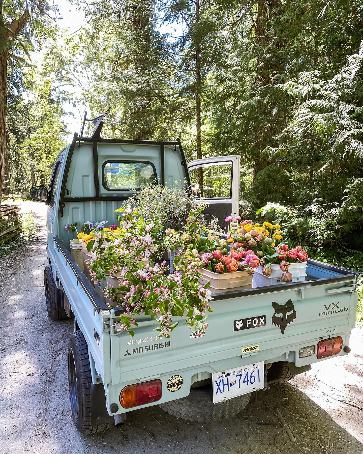 Baby&rsquo;s first flower job 💛