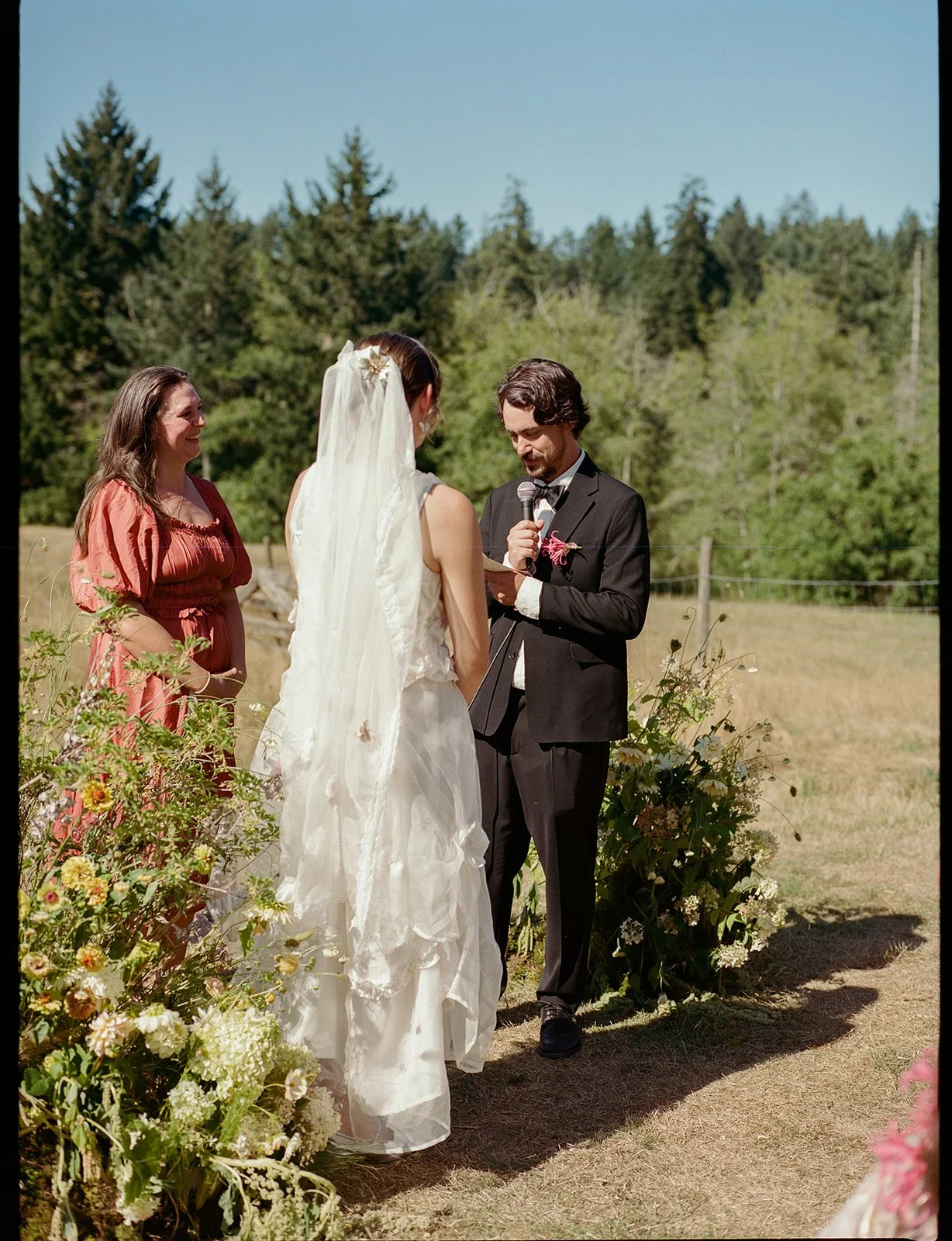 Rebecca&Dylan_BullockLakeFarm_SammieChanPhoto_Film-93.jpg
