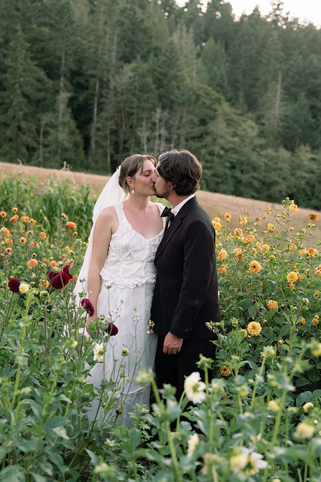 Rebecca&Dylan_BullockLakeFarm_SammieChanPhoto-635.jpg