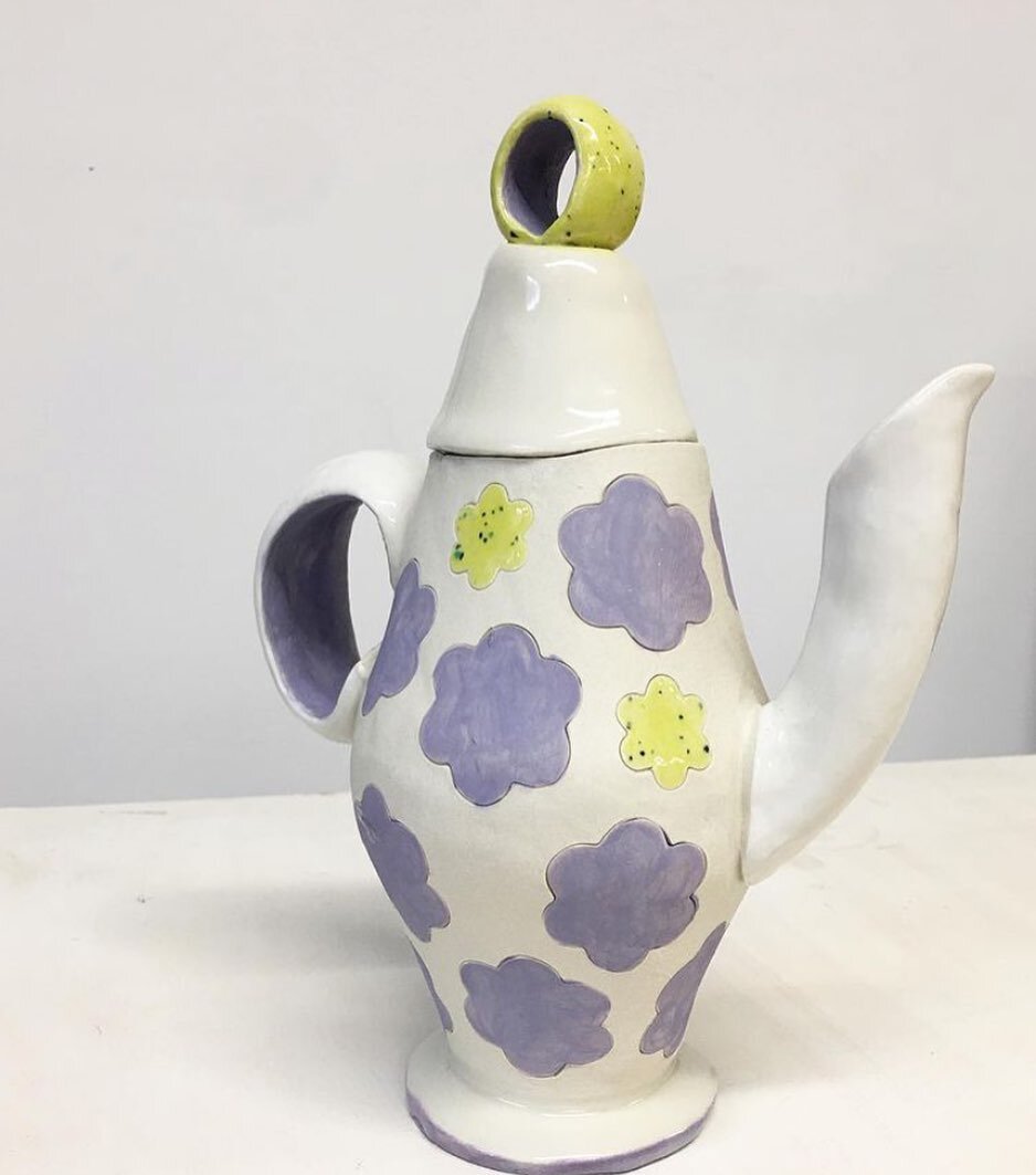 Tea, anyone ? Local artist feature goes to @meggould.studio - check out her amazing ceramic work🤍 #forthemicro
-
Small business, creator, or influencer? We got you, tag us for a feature 🤍
-
.
.
.
#localbusiness #localartist #torontoartist #torontow