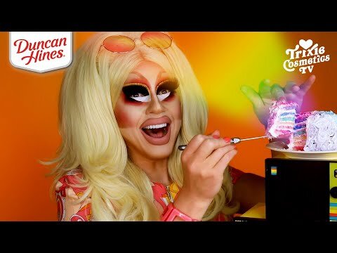 Trixie Bakes Girl Scout cookies in the Girl Scouts Cookie Oven 