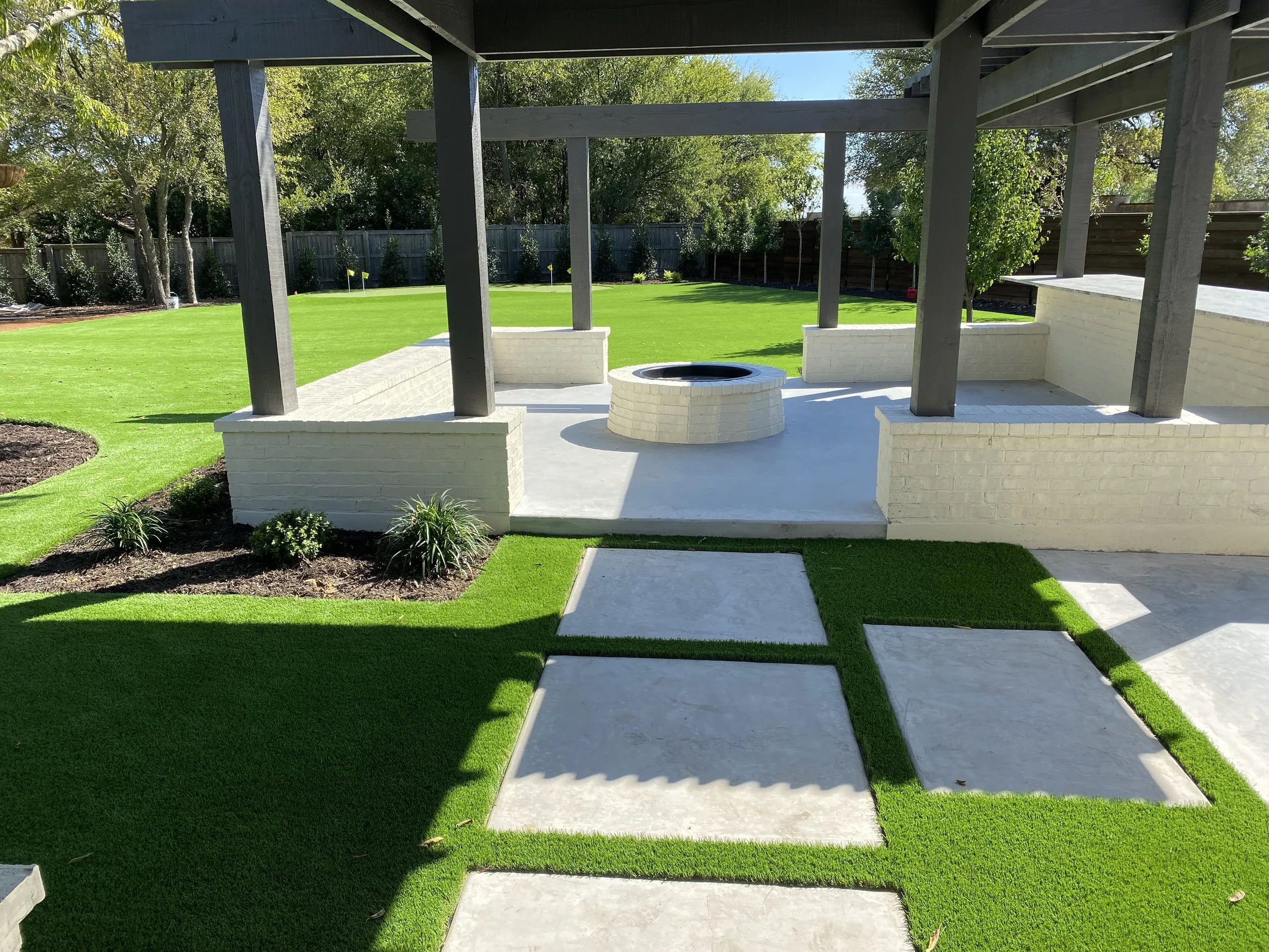 Mira Vista Lawn Turf 2.jpg