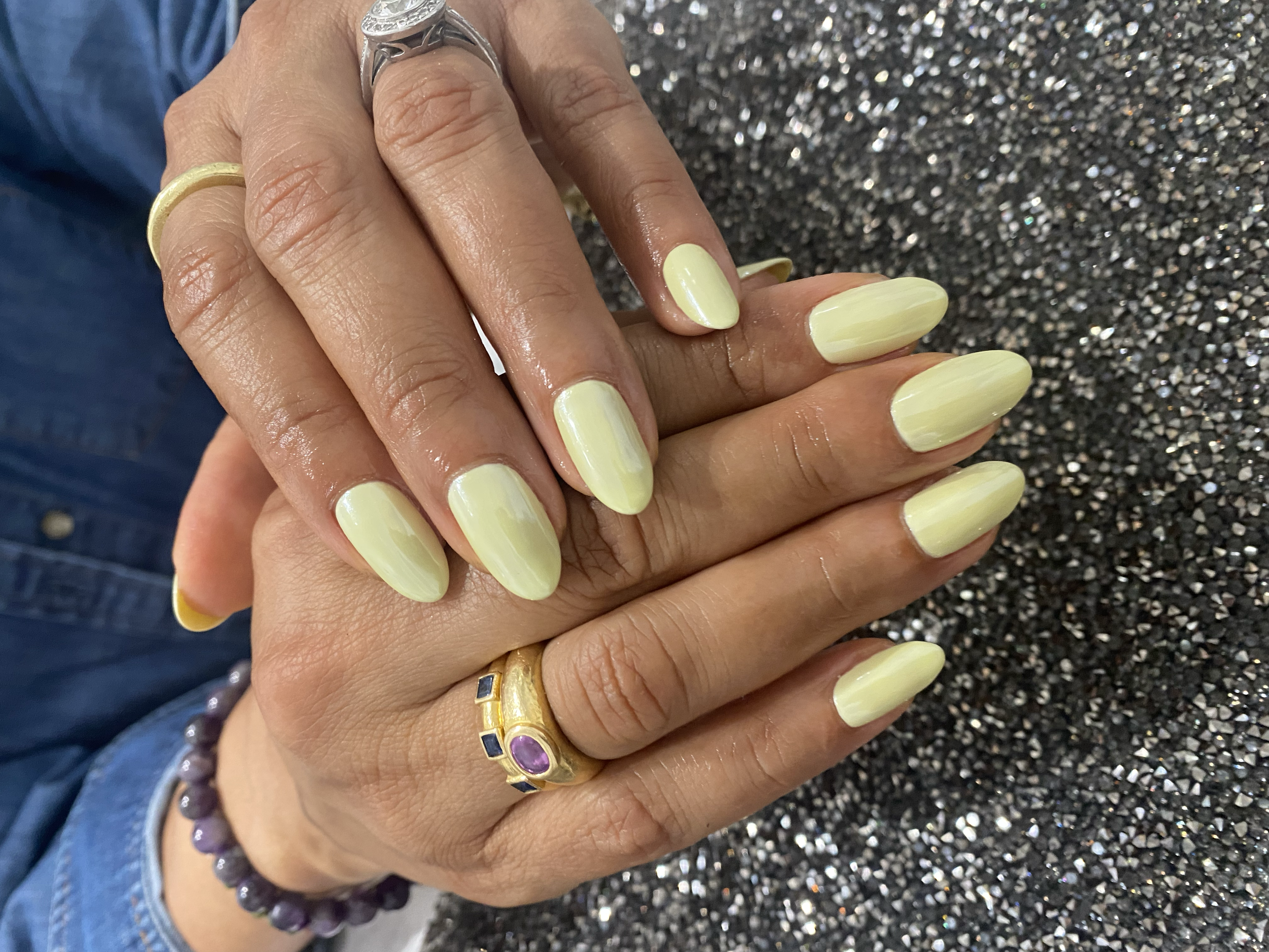 gel manicure with white mirror chrome 