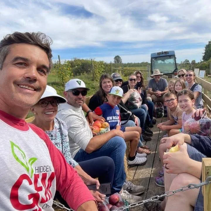 WE&rsquo;RE OPEN THURSDAY! COLUMBUS DAY WEEKEND STARTS NOW AT HIDDEN GEM ORCHARD! 

Peak apple season has arrived, and our Farm Stand is showcasing 25 varieties of specialty apples, one of the most distinctive selections you&rsquo;ll find in Connecti