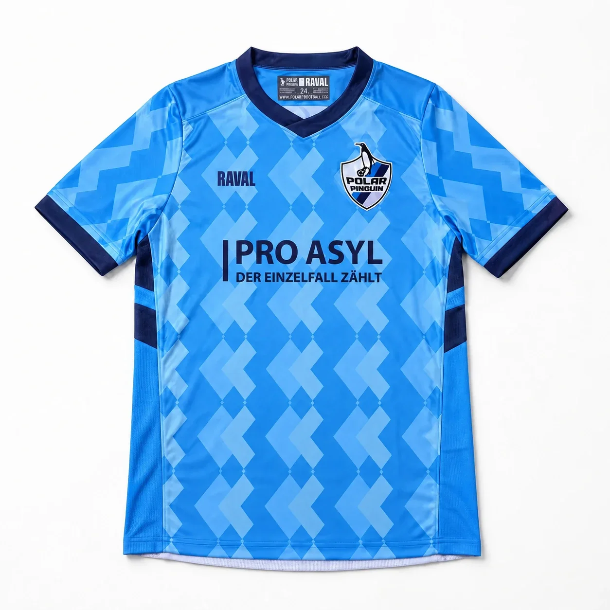 polar-pinguin-heimtrikot-blau-pro-asyl-sponsor.webp