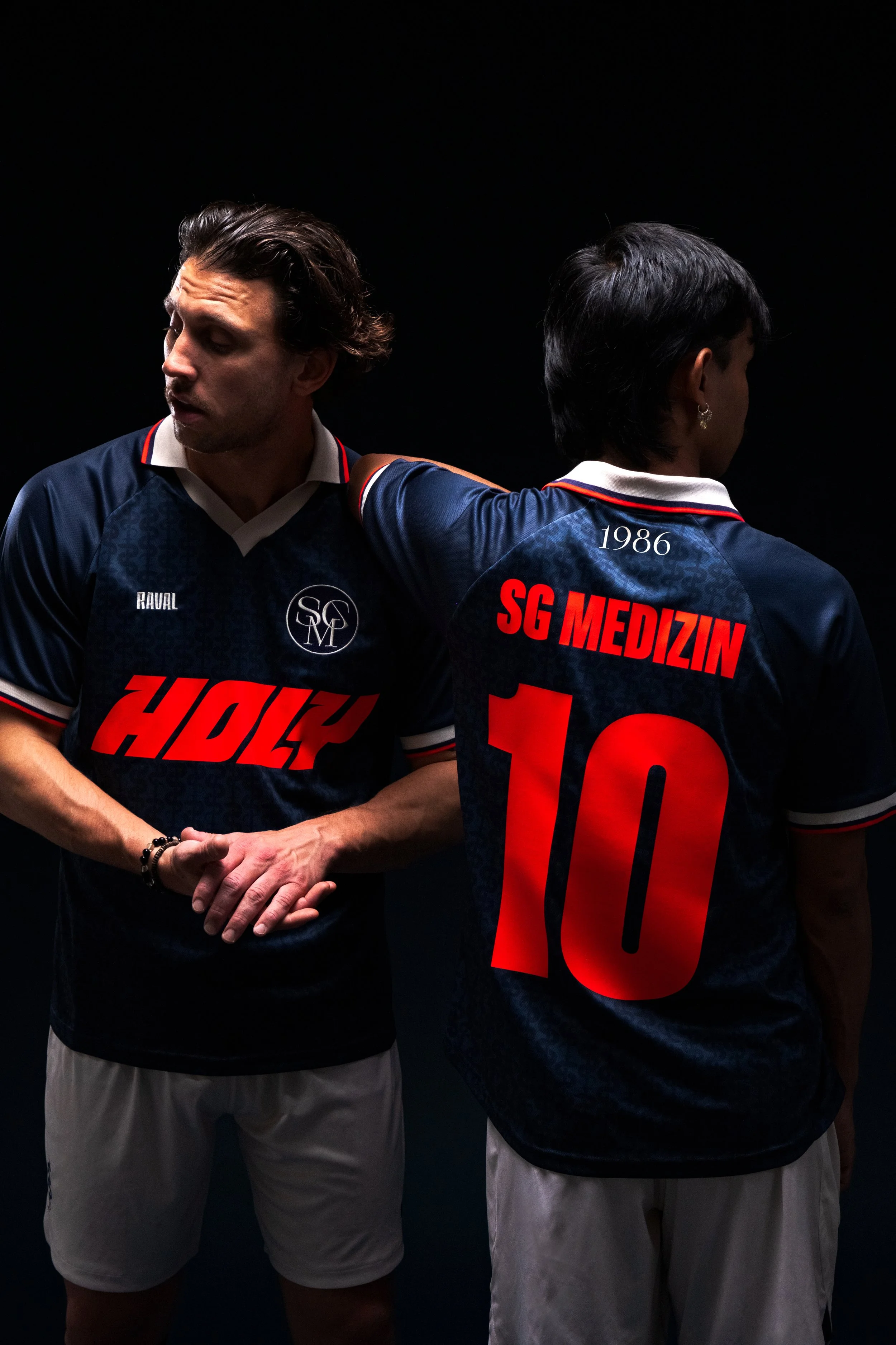 Selbst gestaltetes Trikot von Medizin Friedrichshain mit Logo Stick