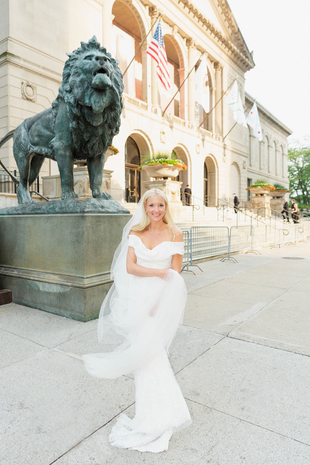Chicago-Art-Institute-Wedding-Lisa-Blume-Photography-790copy.jpg