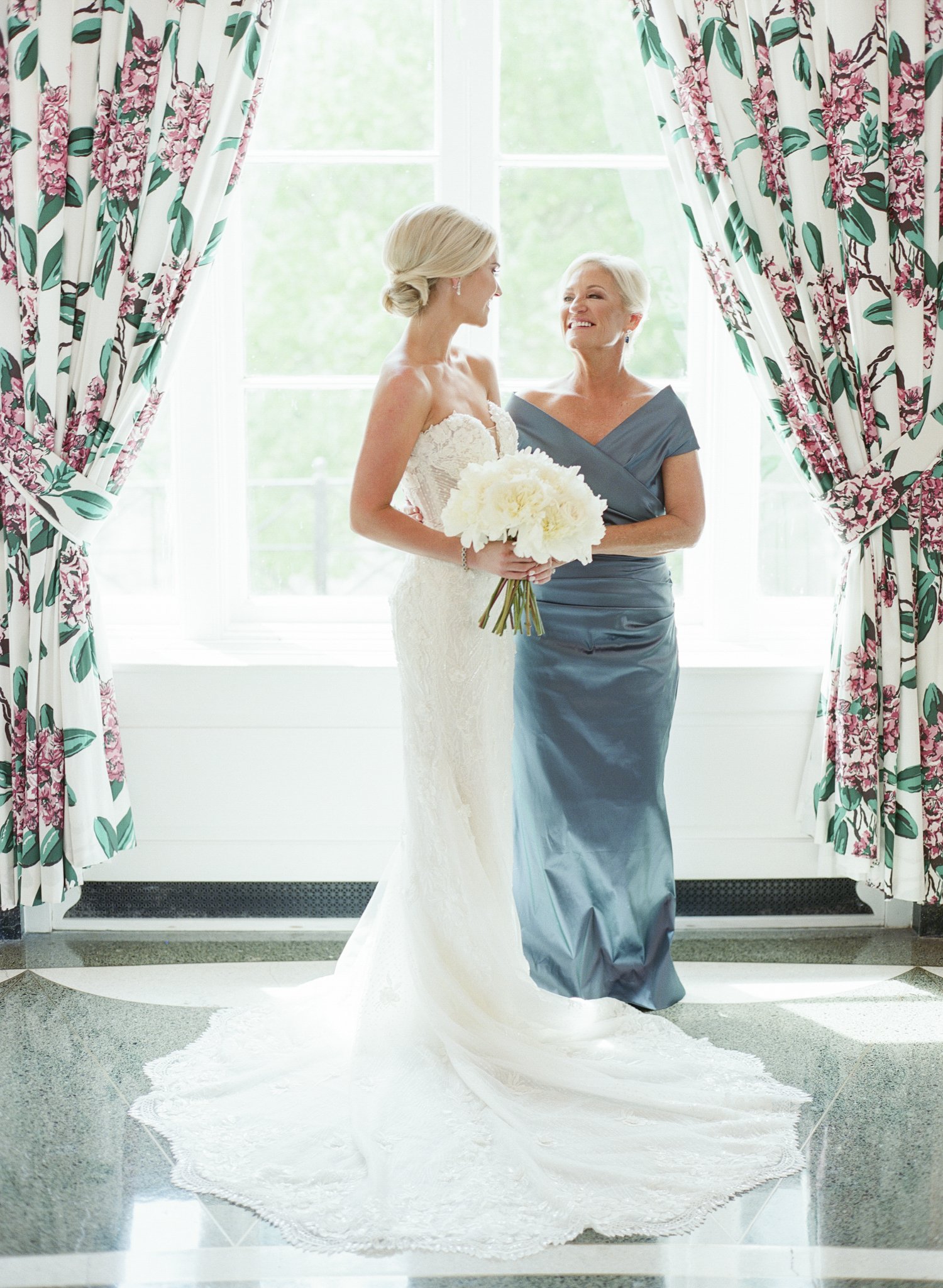 Greenbrier-Resort-Wedding-Photographer-90.jpg