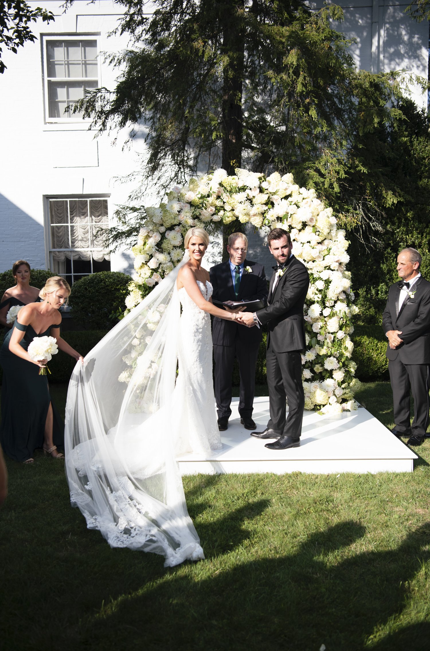 Greenbrier-Resort-Wedding-Photographer-17.jpg