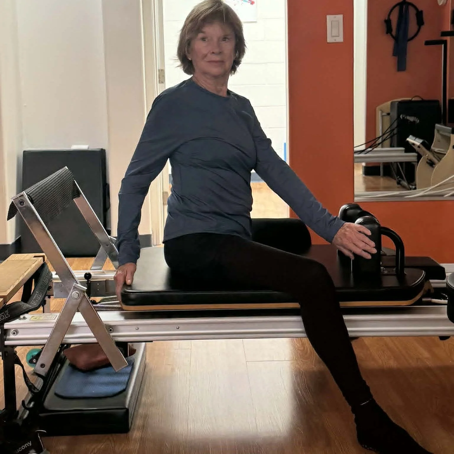 Zonnie Tip: Neck &amp; Shoulder Tension, Achy Mid Back, Sore Lower Back, Tight Hips, Anything Else? Do you sit for work?&nbsp;At a computer?&nbsp;Or in front of a client, patient or student?
How do you avoid the slouched, rounded back posture that cr