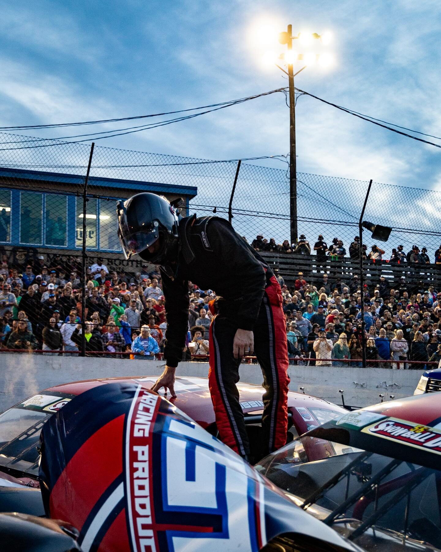 The 56th Snowball Derby! ❄️🐎
Dec. 3, 2023 at @5flagsspeedway

📸 for @nascarregional, formerly NASCAR Roots

#NASCARRegional #NASCAR #SuperLateModel #SLM #racing #motorsports #autoracing #sports #photography #wrecks #goldenhour #sportsphotography #s