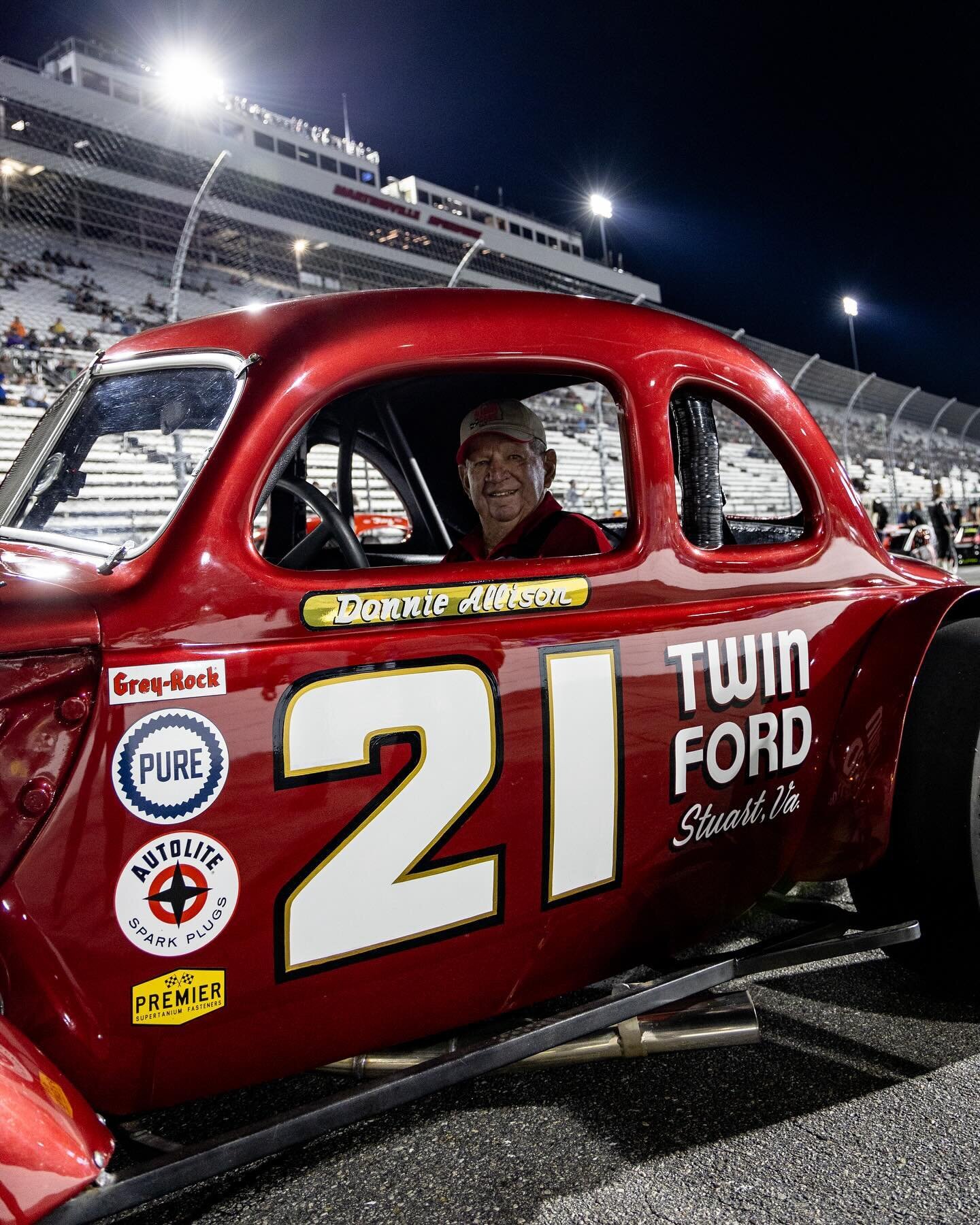 mods season finale at m-ville

📸 for @nascarroots 

#nascar #nascarroots #nwmt #modifiedtour #modifieds #nascarwhelenmodifiedtour #whelen #racing #motorsports #sports #racecars #cars #championship #champion #martinsville #virginia #portraits #photog