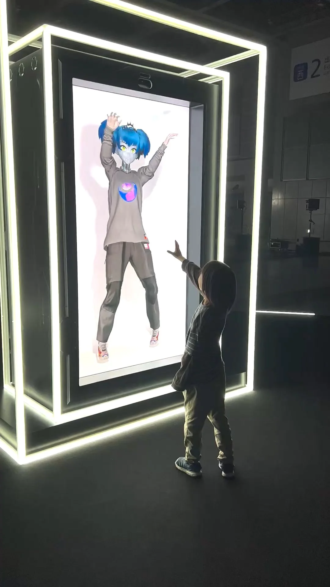 Tokyp_Geisai_Holo-13.jpg