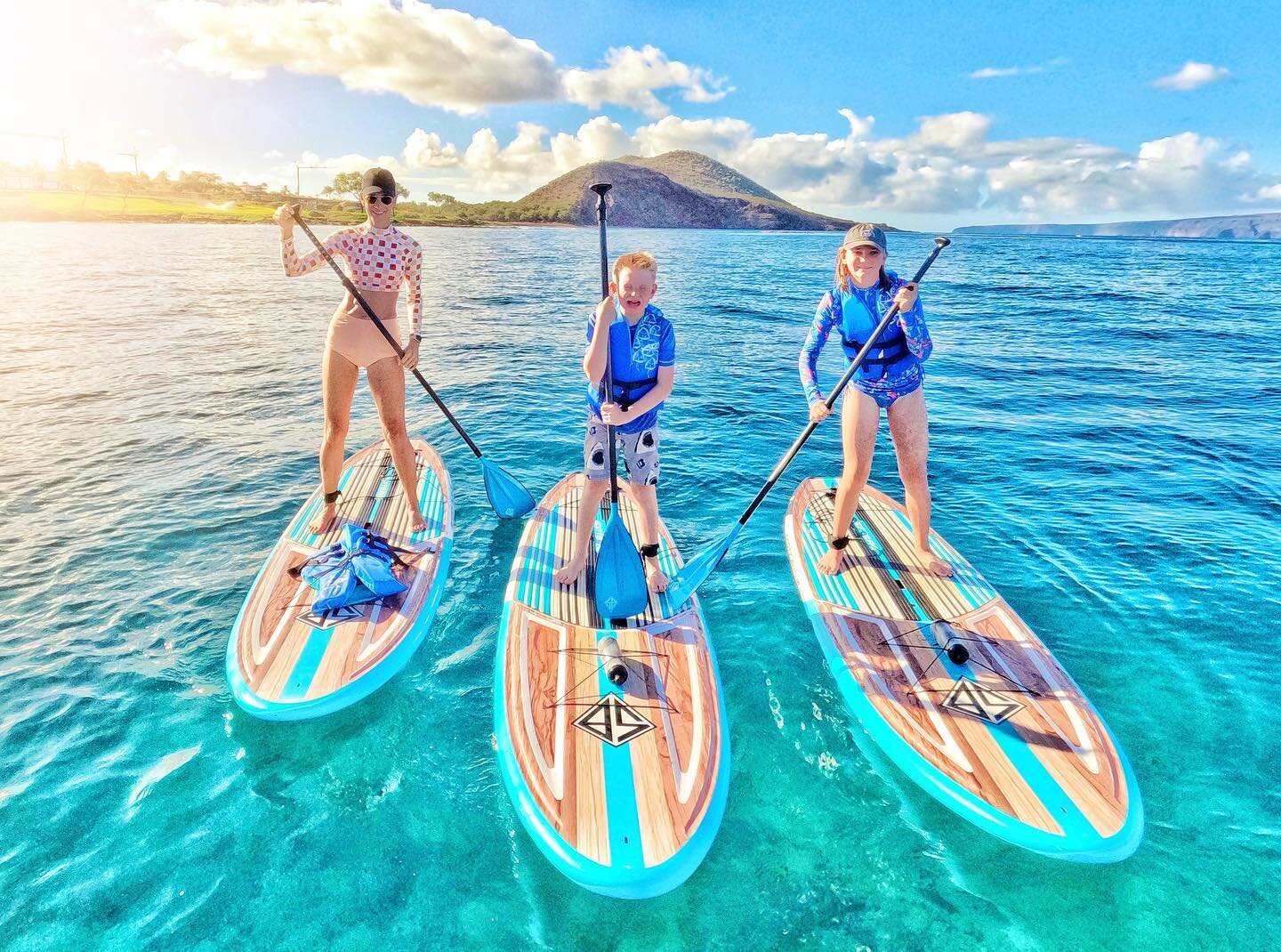 😎💦 Fun for the whole family! Such a blast taking the King family on a SUP &amp; Snorkel adventure along our coastline. A whole crew of incredible paddlers! 

#maui #mauiactivities #mauihawaii #hawaii #mauiactivities #mauivacation #wailea #mauibeach