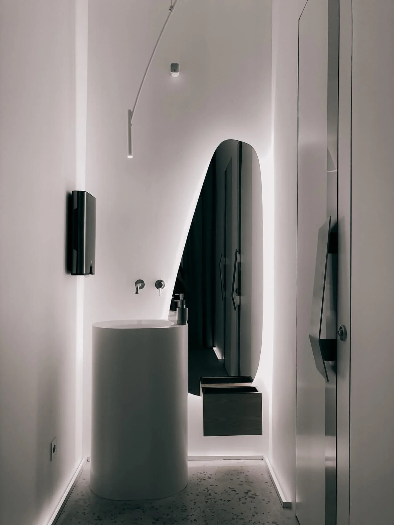 Design Hacks for a Small Bathroom Without Window — Wild Creative Project