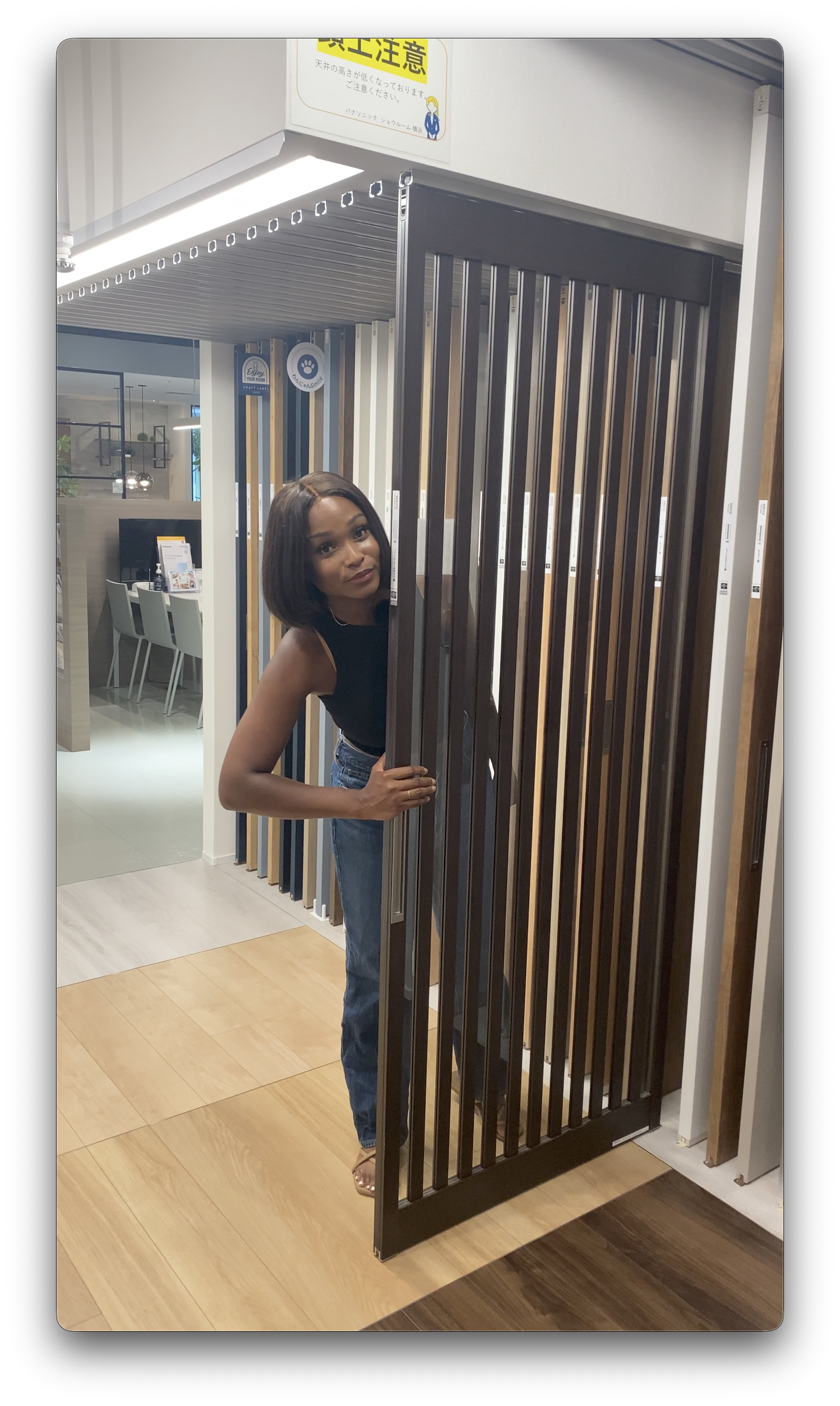 LIXIL SHOWROOM DOORS.png
