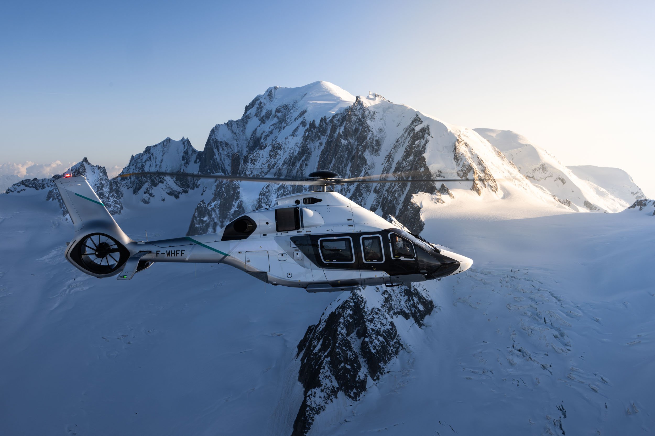 ach.H160.in flight-782.web.jpg