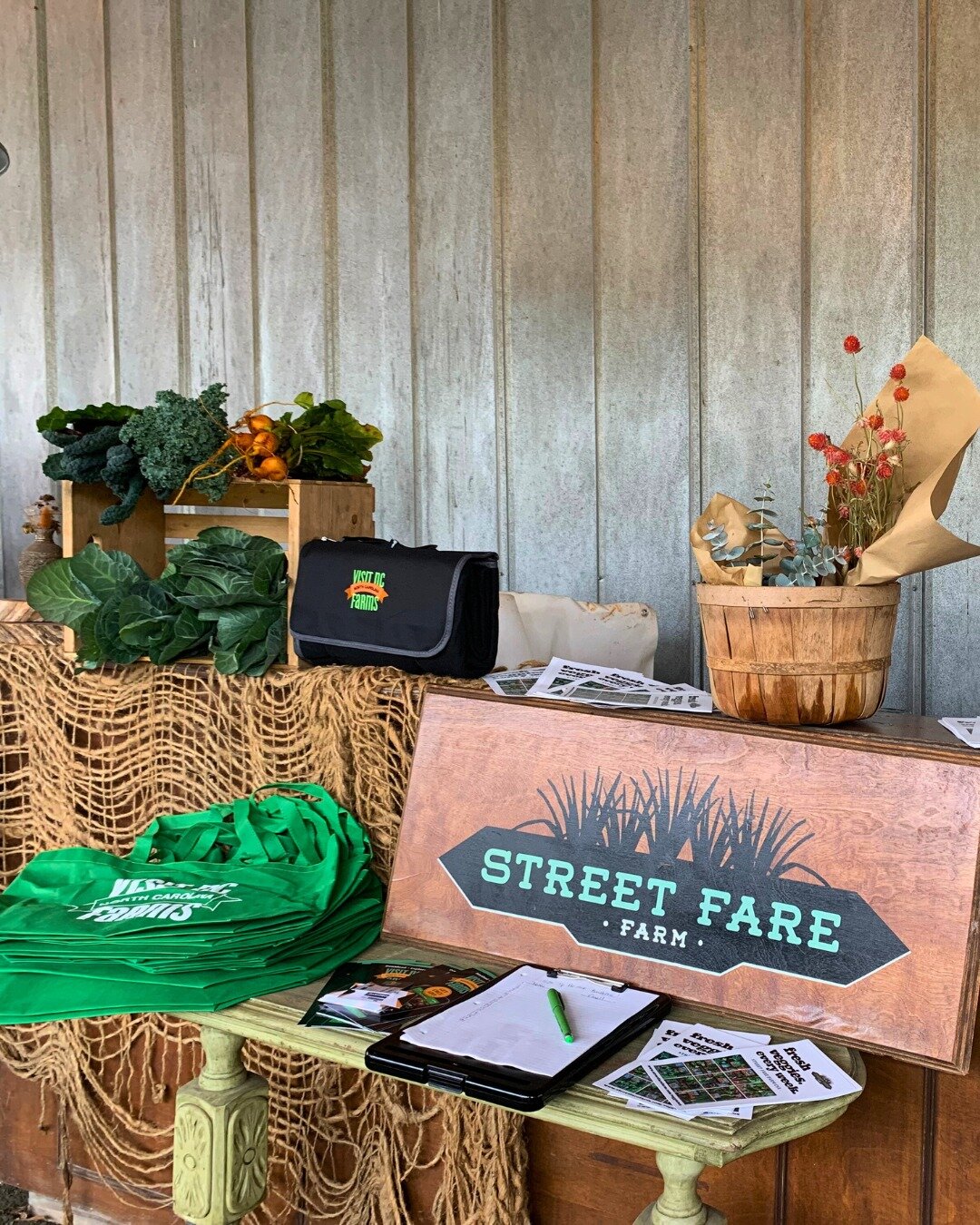 Earlier this month, the team headed to Concord for Farm Fest at @green_leaf_farmsnc!🧑&zwj;🌾

This was a perfect event to get us in to spring mood! We explored 30+ amazing local vendors that offered everything from CSA offerings to artisanal crafts 