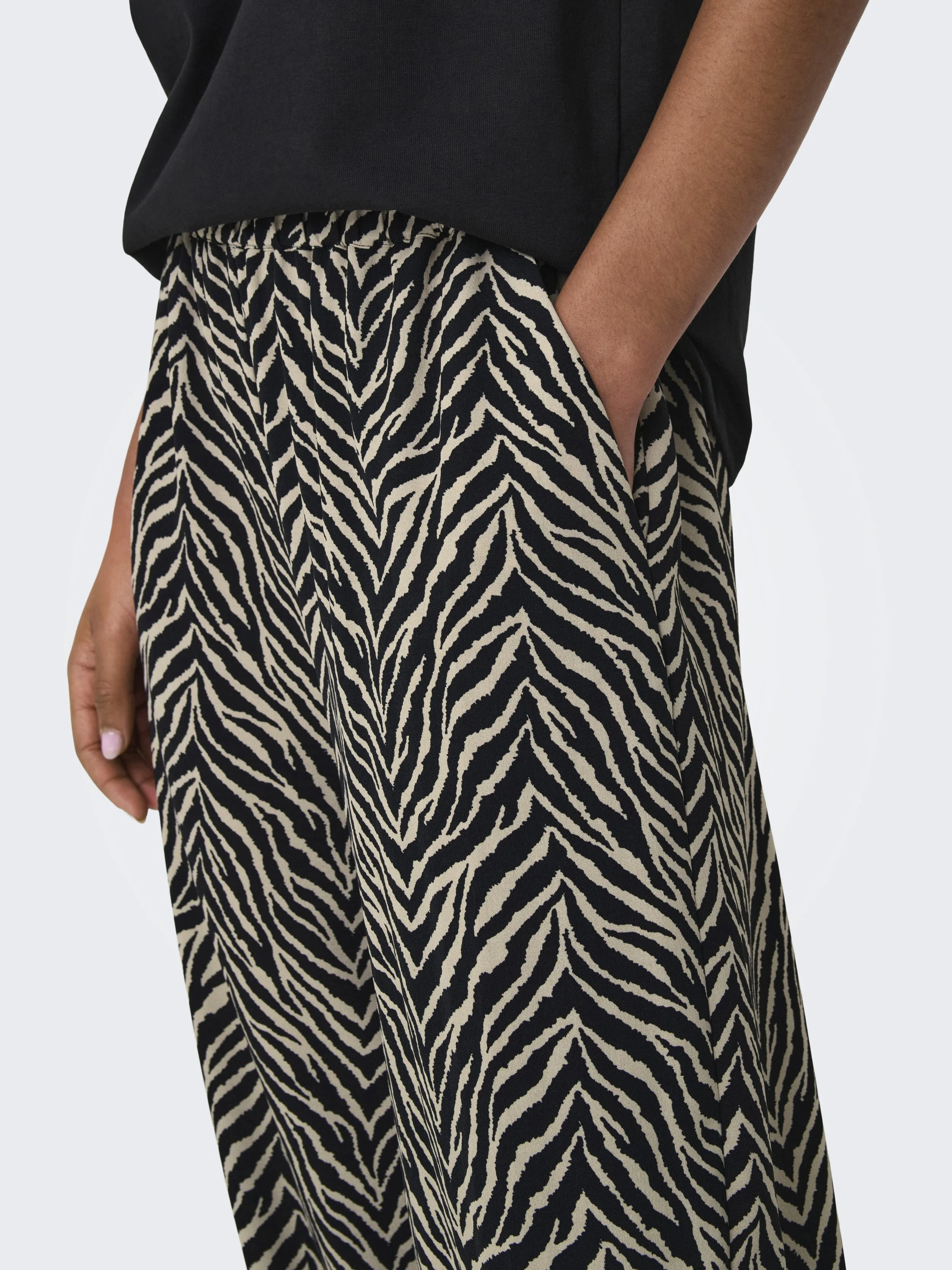 ONLY_Springsummer_4678102_15341492_3.jpg