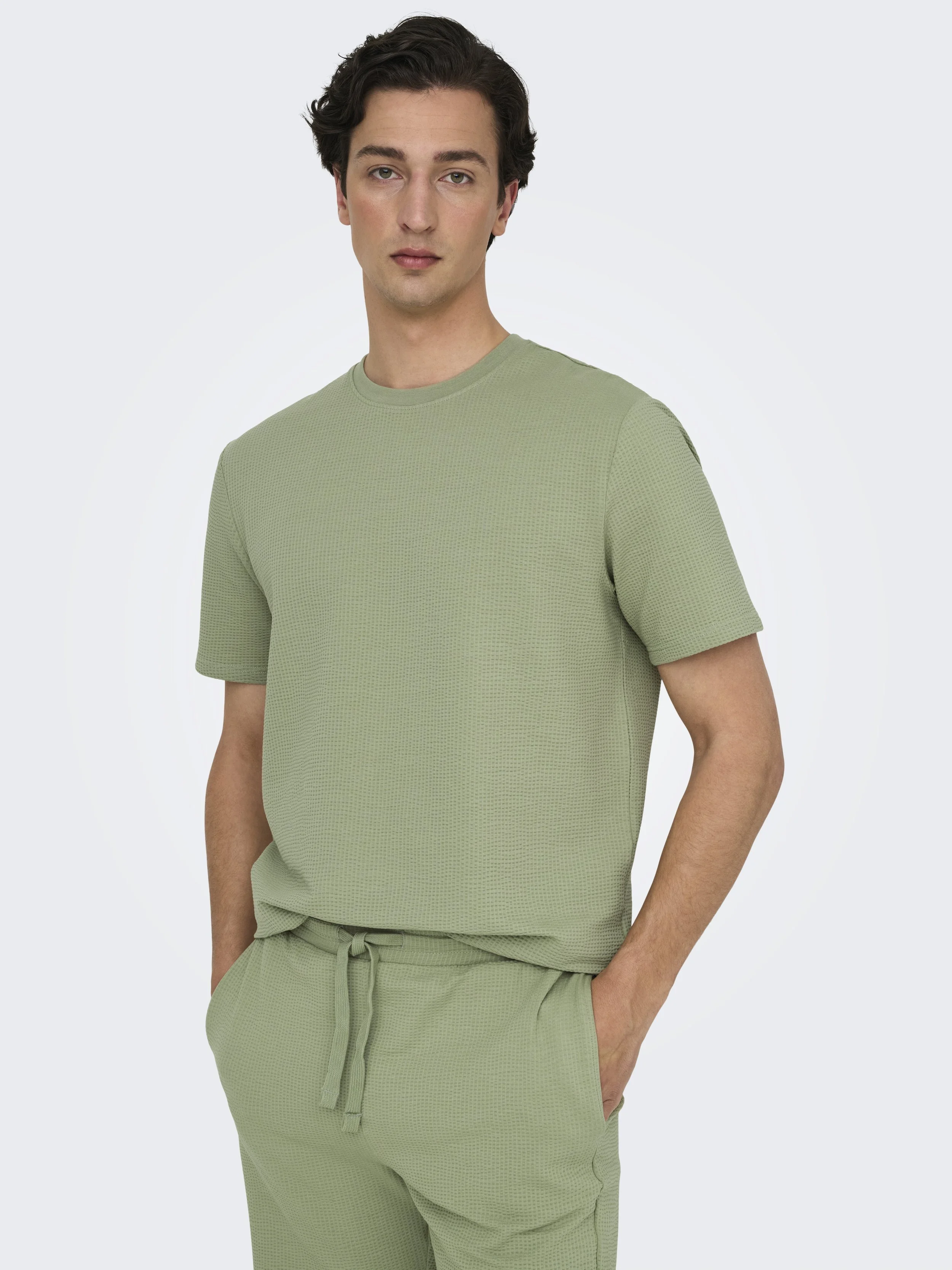 Shirt
24,99 €
Shorts
29,99 €