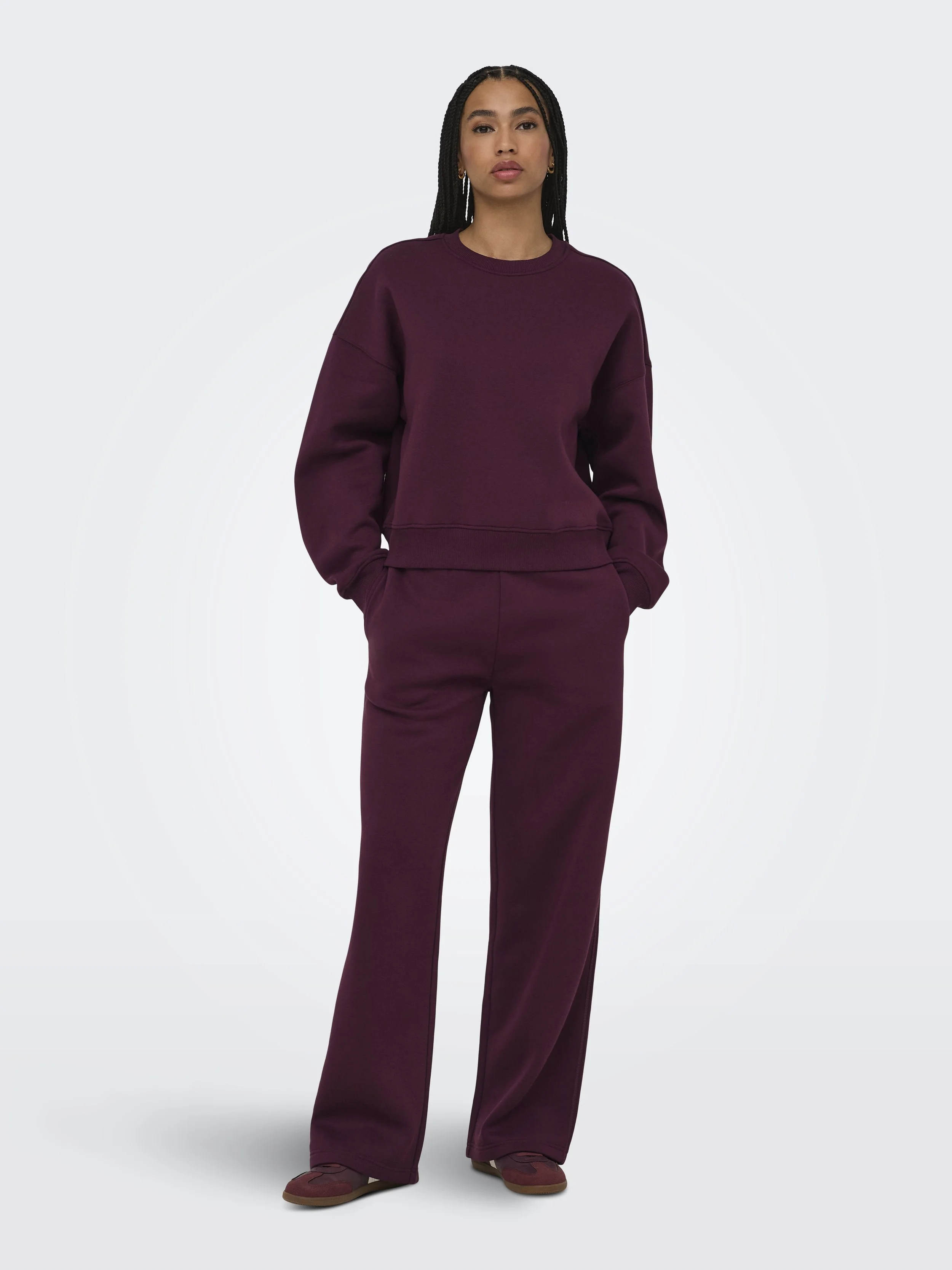 Sweatshirt
19,99 €
Hose
24,99 €