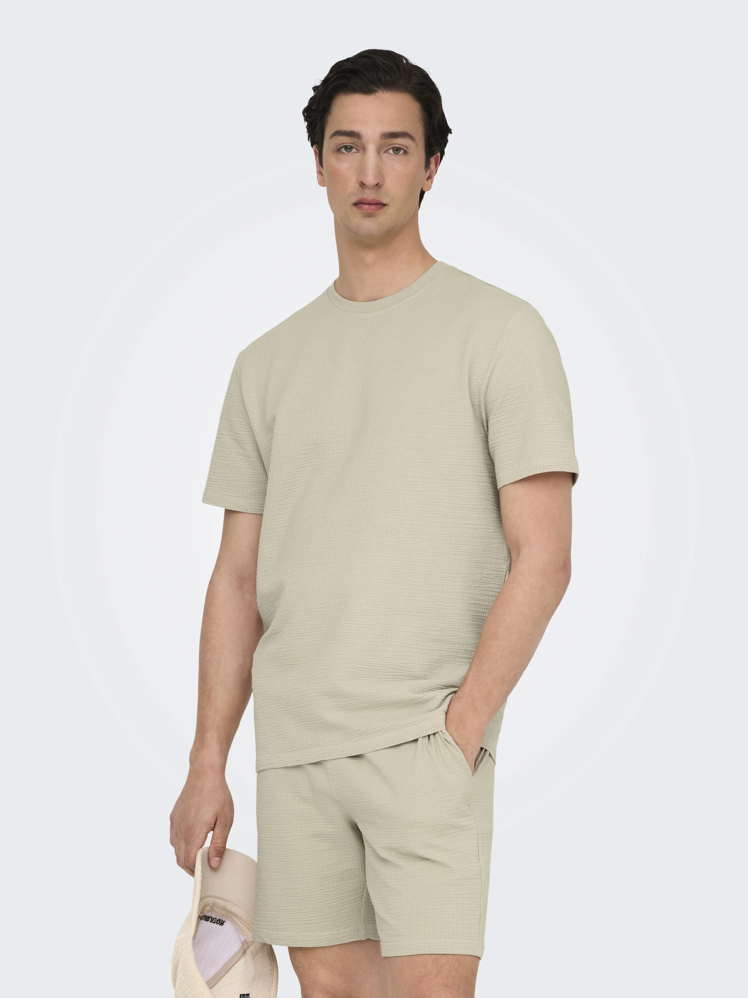 Shirt
24,99 €
Shorts
29,99 €