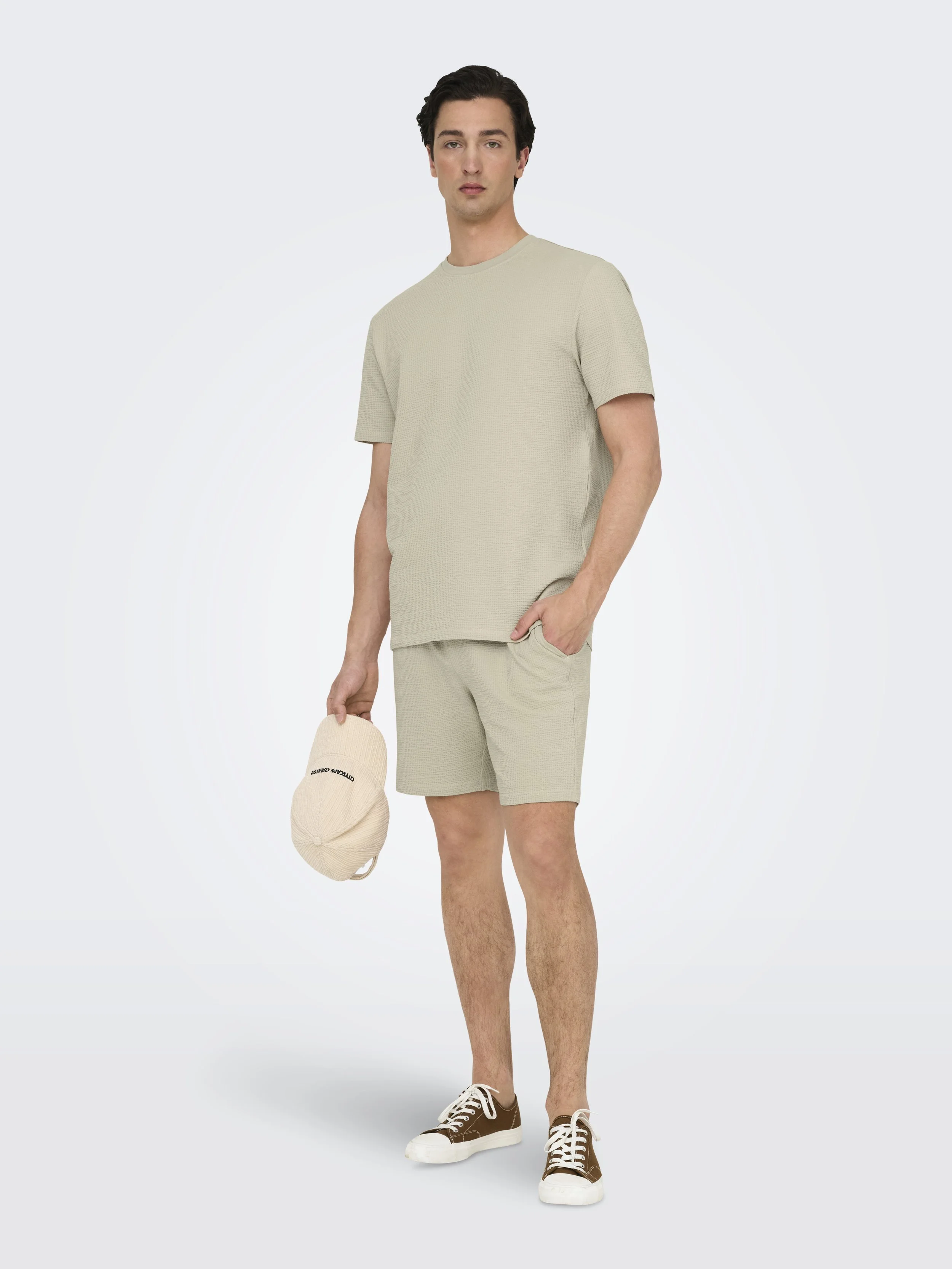 Shirt
24,99 €
Shorts
29,99 €