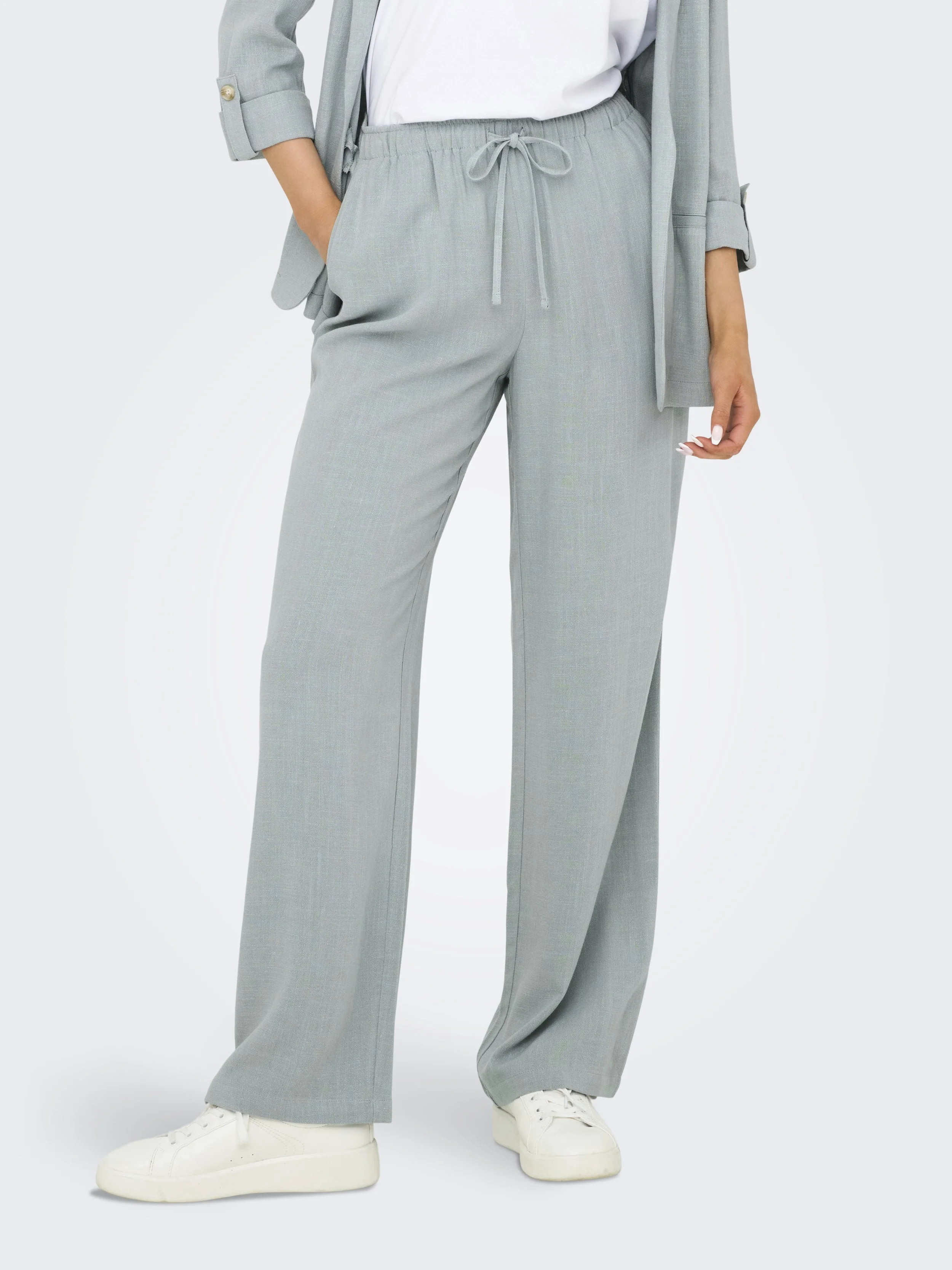 ONLY_SpringSummer2025_4762660_15322263_2.jpg