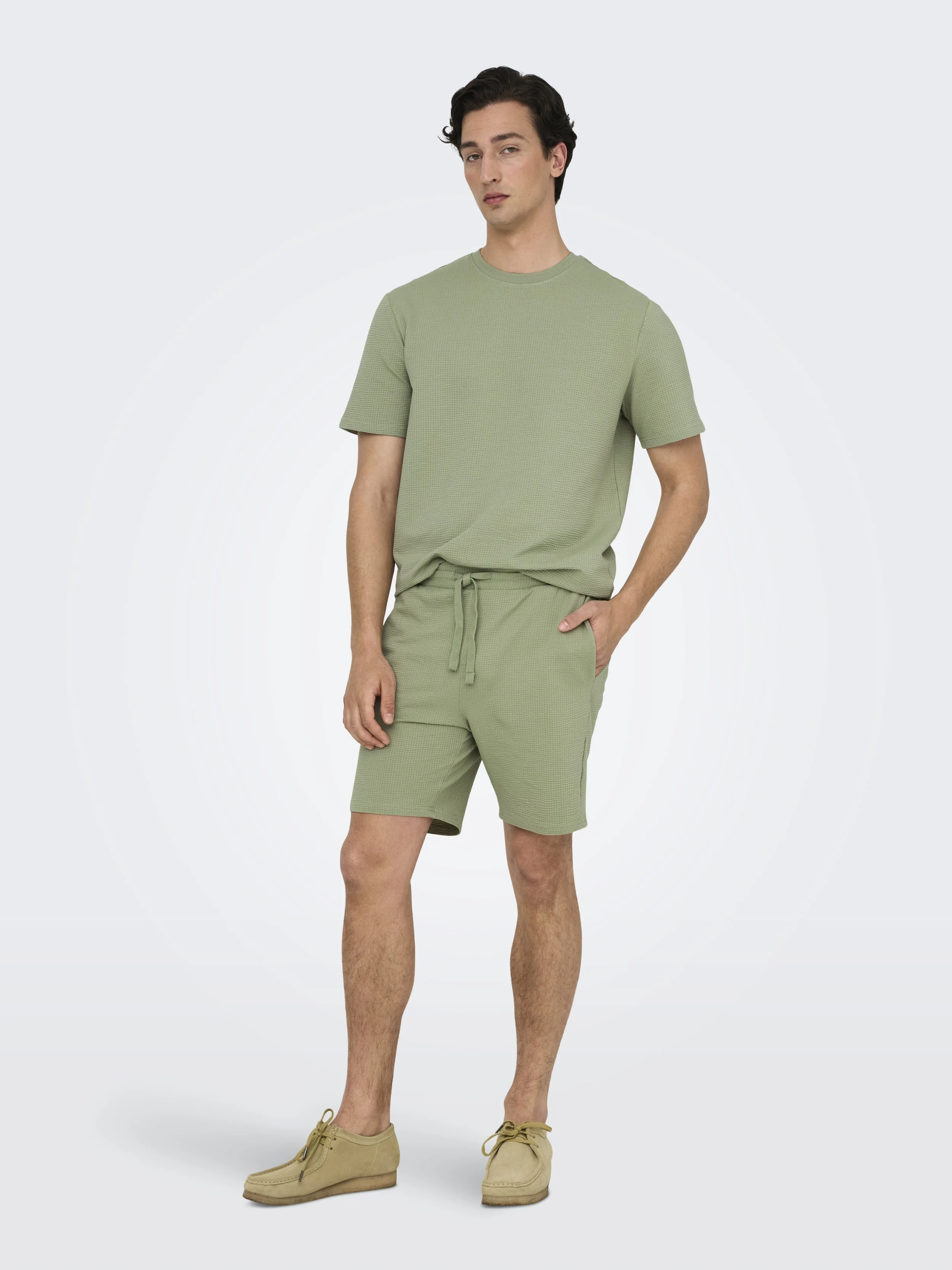 Shirt
24,99 €
Shorts
29,99 €