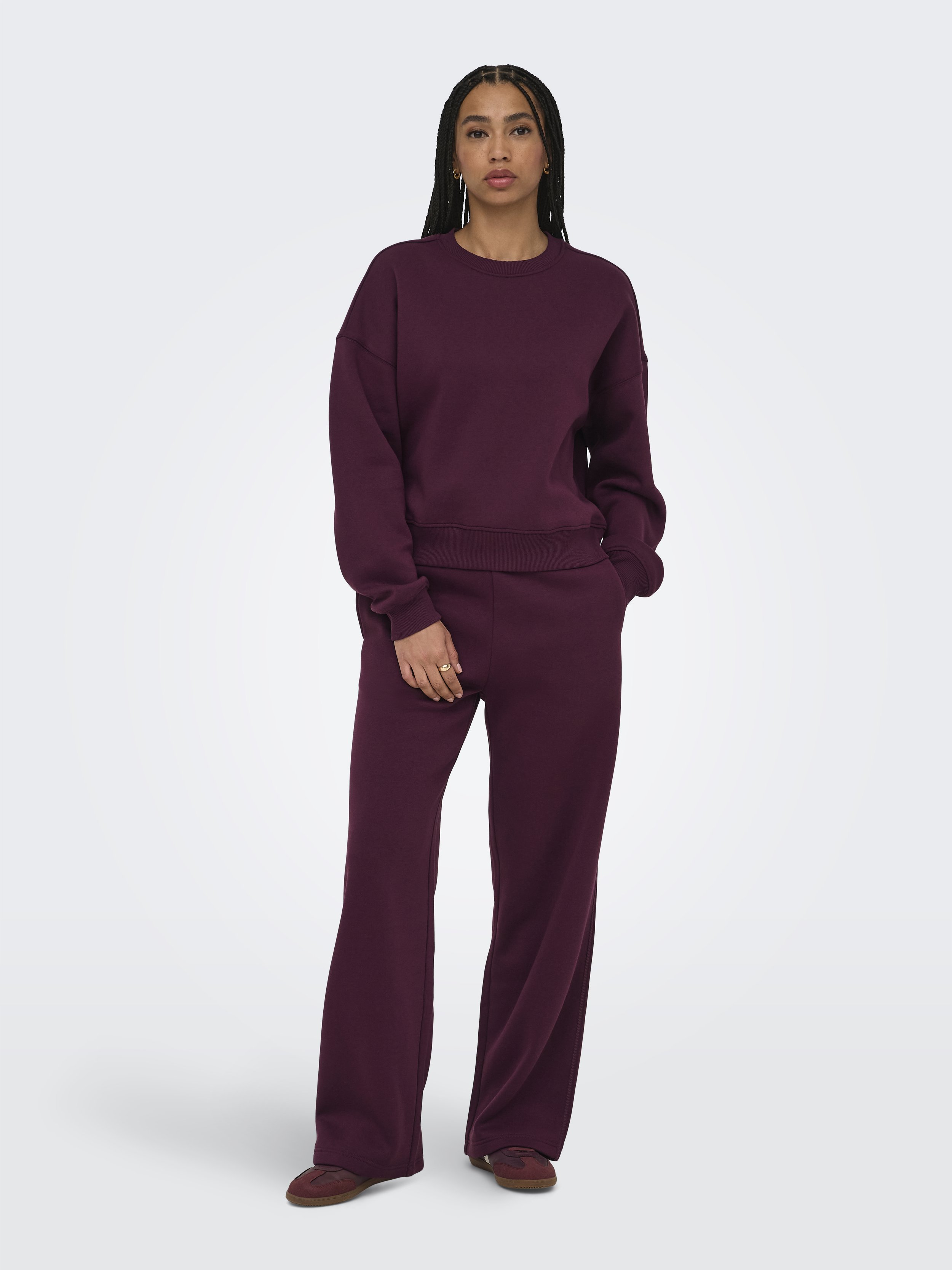Sweatshirt
19,99 €
Hose
24,99 €