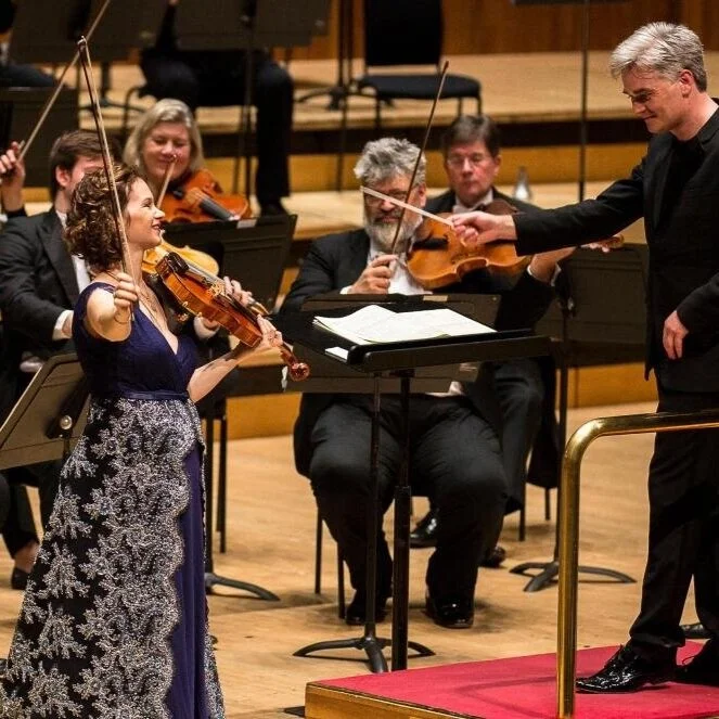 Hilary Hahn & Edward Gardner performing Mendelssohn's Violin Concerto with Members of the London Philharmonic Orchestra & Friends as part of the Gala Fundraising Concert. Image © Simon Jay Price.