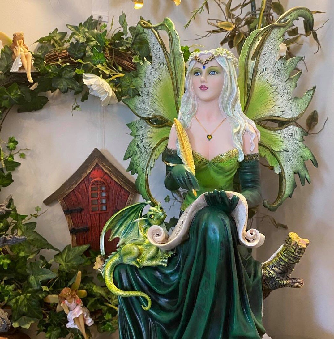 This large fairy is the queen of the garden display ✨