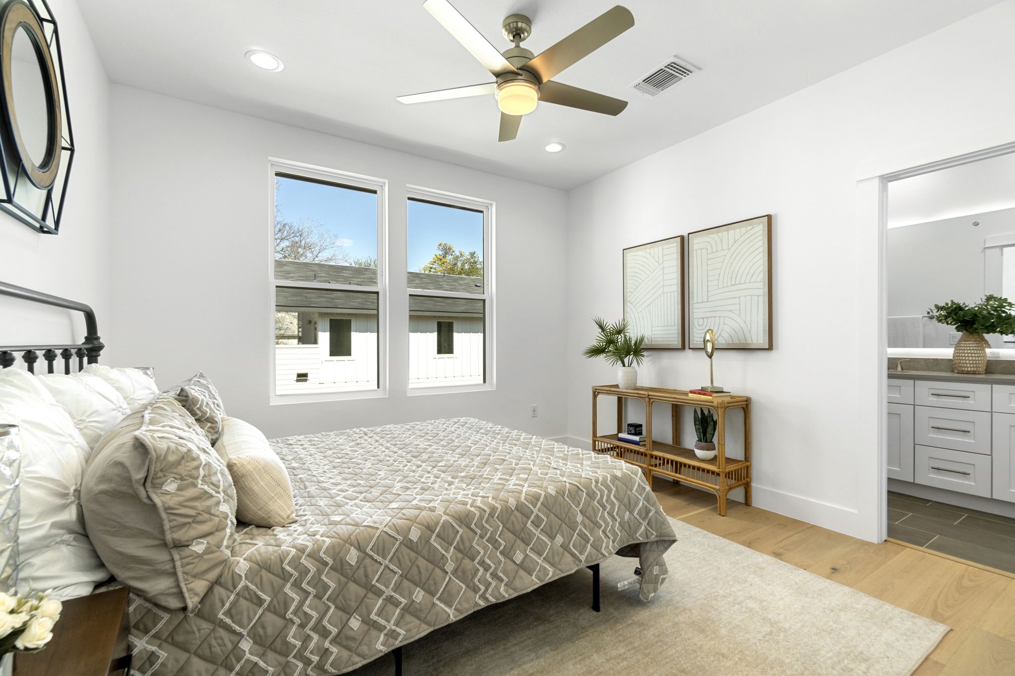 Bed 1.jpg