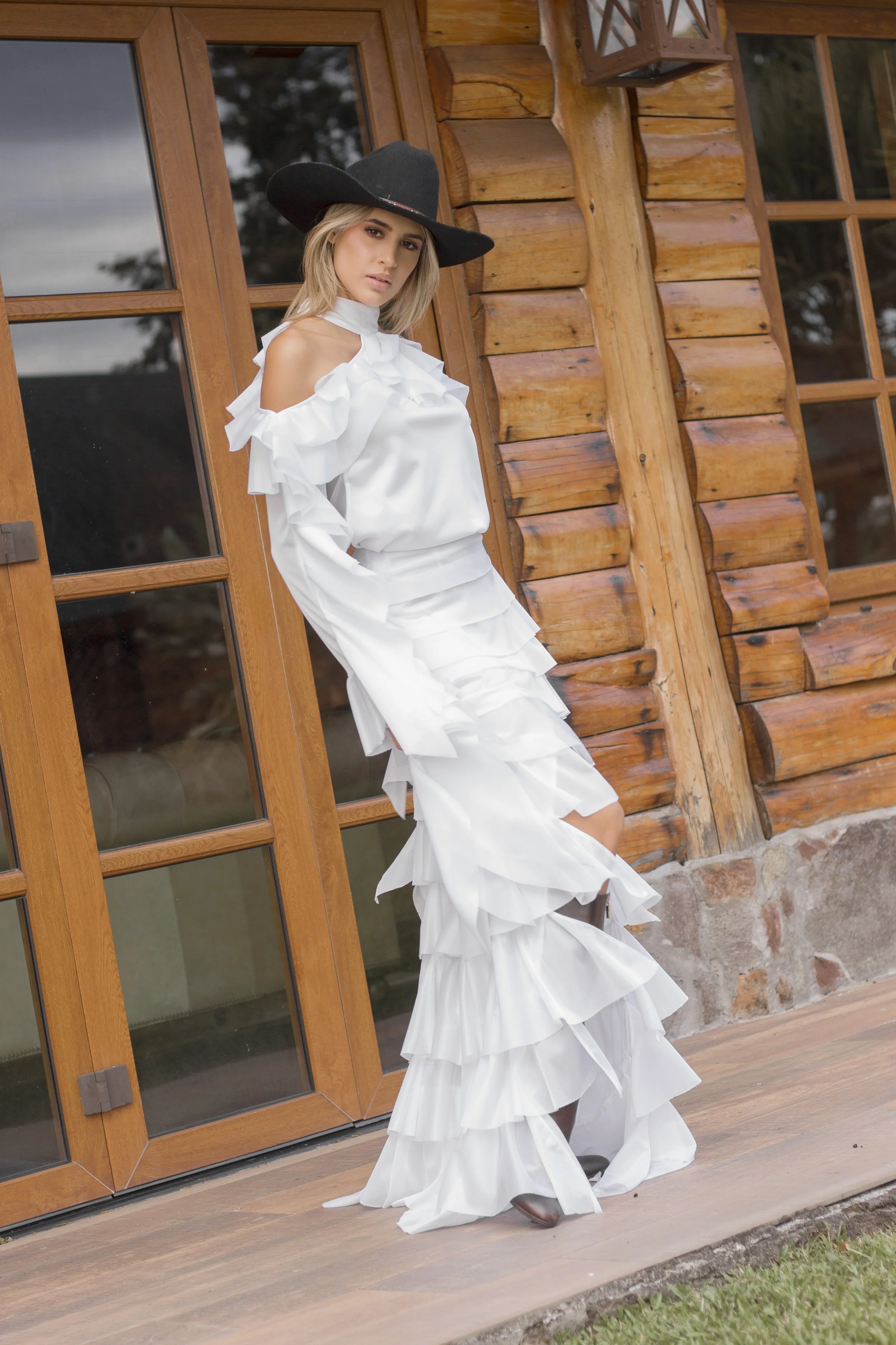 WHITE 1 SKIRT.jpg