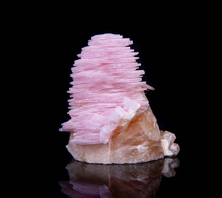 ALL IN!!! – pink poker chip mangano-calcite – availble
