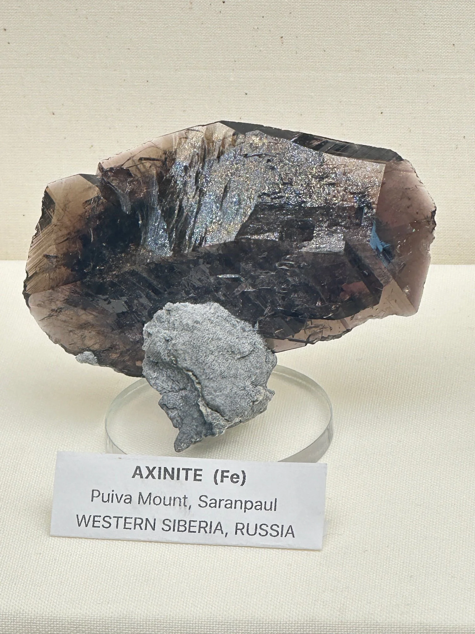 Phils Axinite
