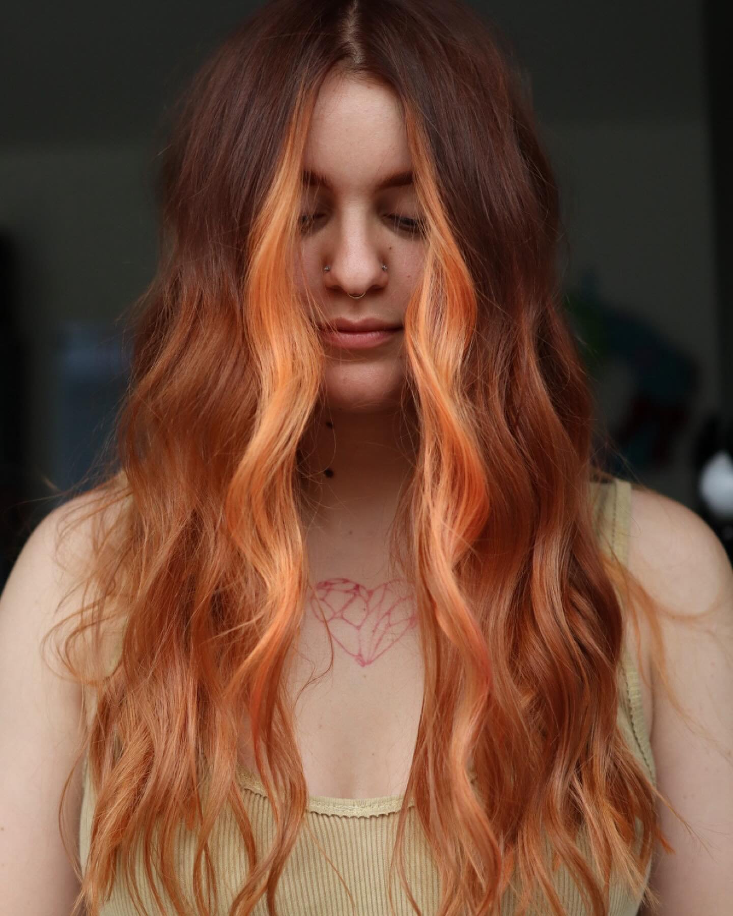 Haily&rsquo;s new copper has a hidden talent. Swipe through to find out what it is. 💕🧡

@olaplex @malibucpro @framar @bioionic @o2professional  @sharkfinshears  @crickettools @trionicshaircare @dangerjonescreative @redken @leafandflowerhair @gmreve