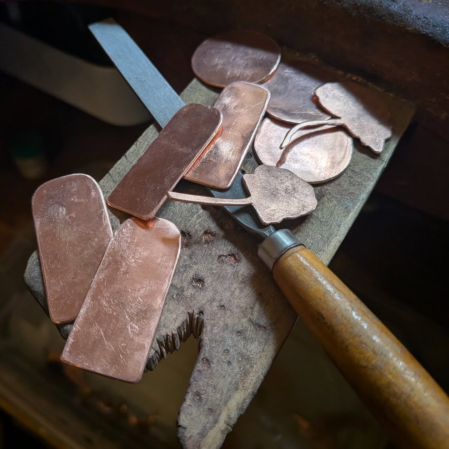 Draw, saw, file...draw, saw, file... repeat. 

#enameloncopper
#pmworkshop
#pmfoundry #ilovemyjob❤️ 
#enamelexploration