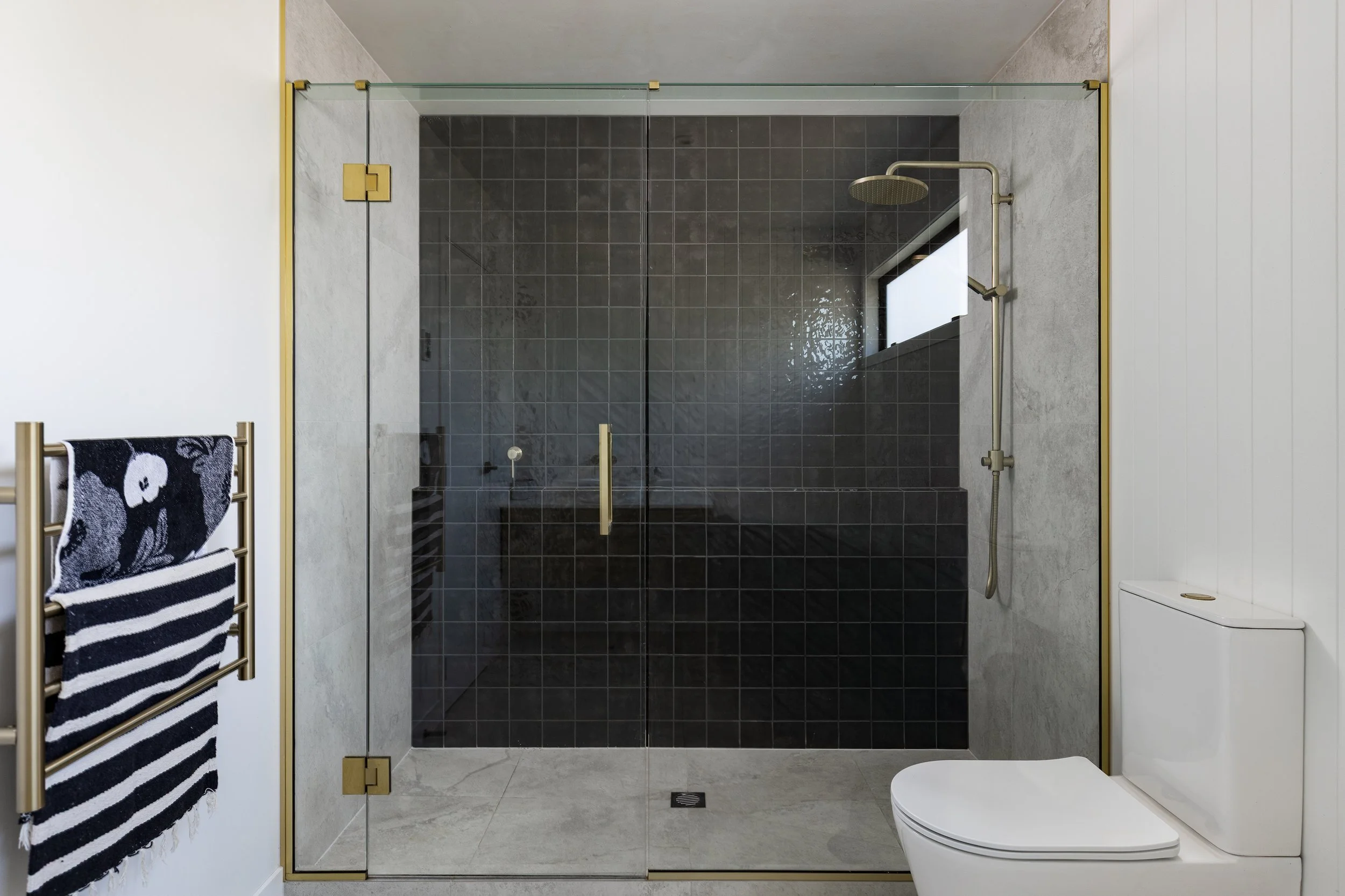 Arapiki House Shower