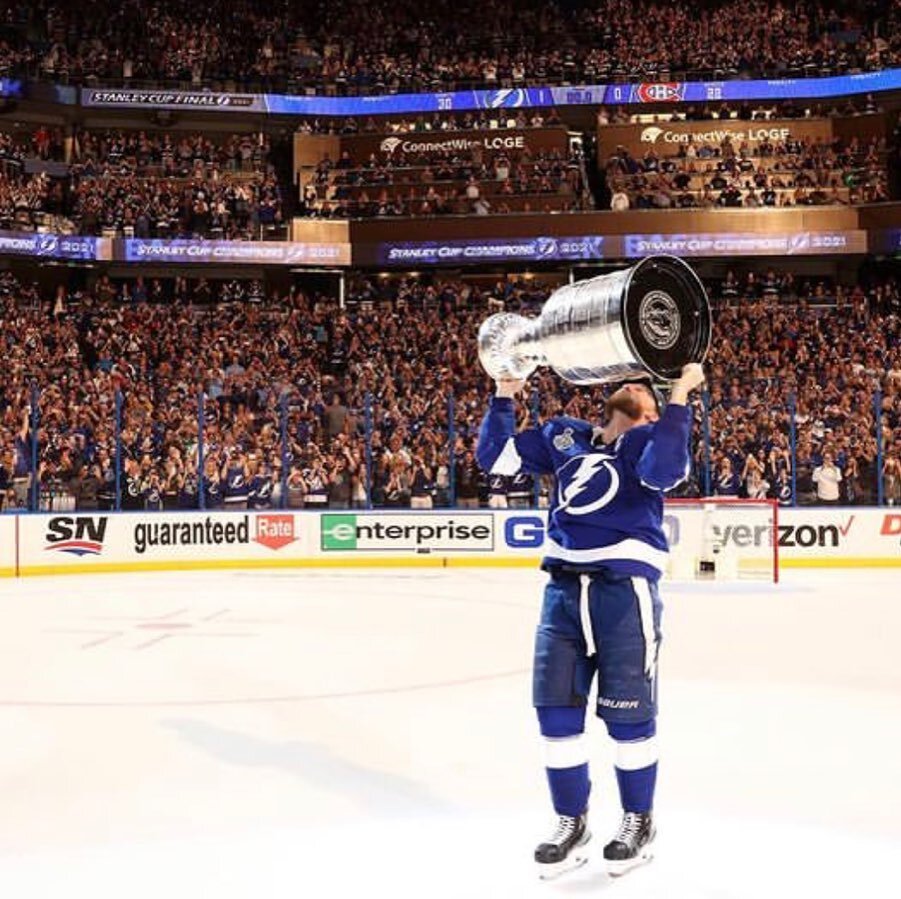 It&rsquo;s a beautiful day in #champabay ⚡️

📸: @tblightning 

#livelifesrichmoments #tampabay #gobolts #lightning #stanleycup