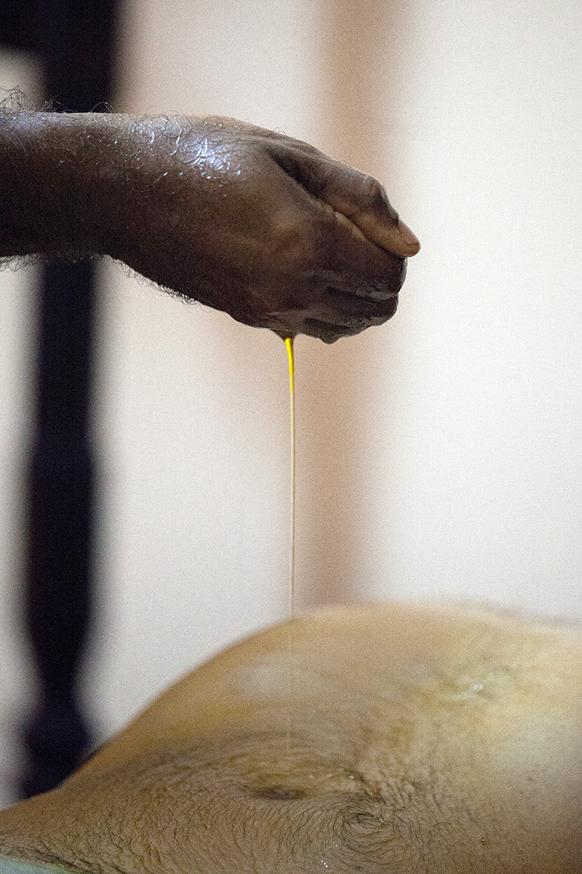 Āyurvedische Massage oder Fehlbezeichnung? Ein kulturelles Missverständnis entschlüsseln